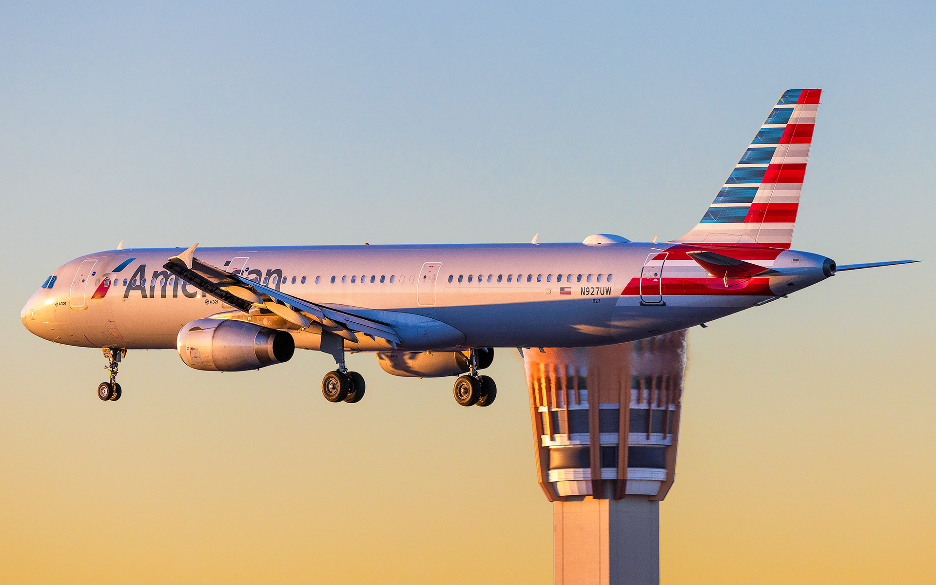 American Airbus A321 in Phoenix, AZ