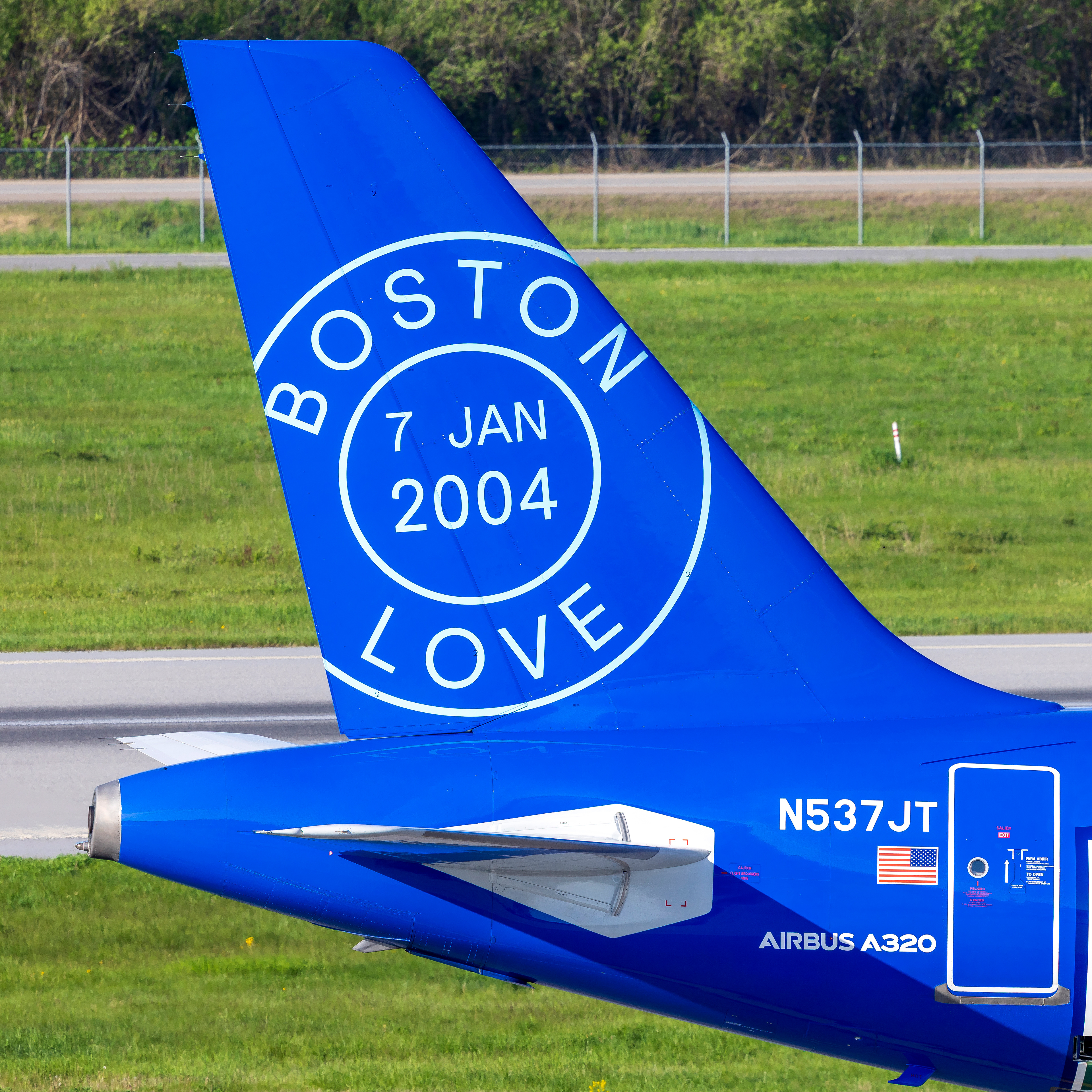 JetBlue Airbus A320 in Portland, ME - Boston Livery