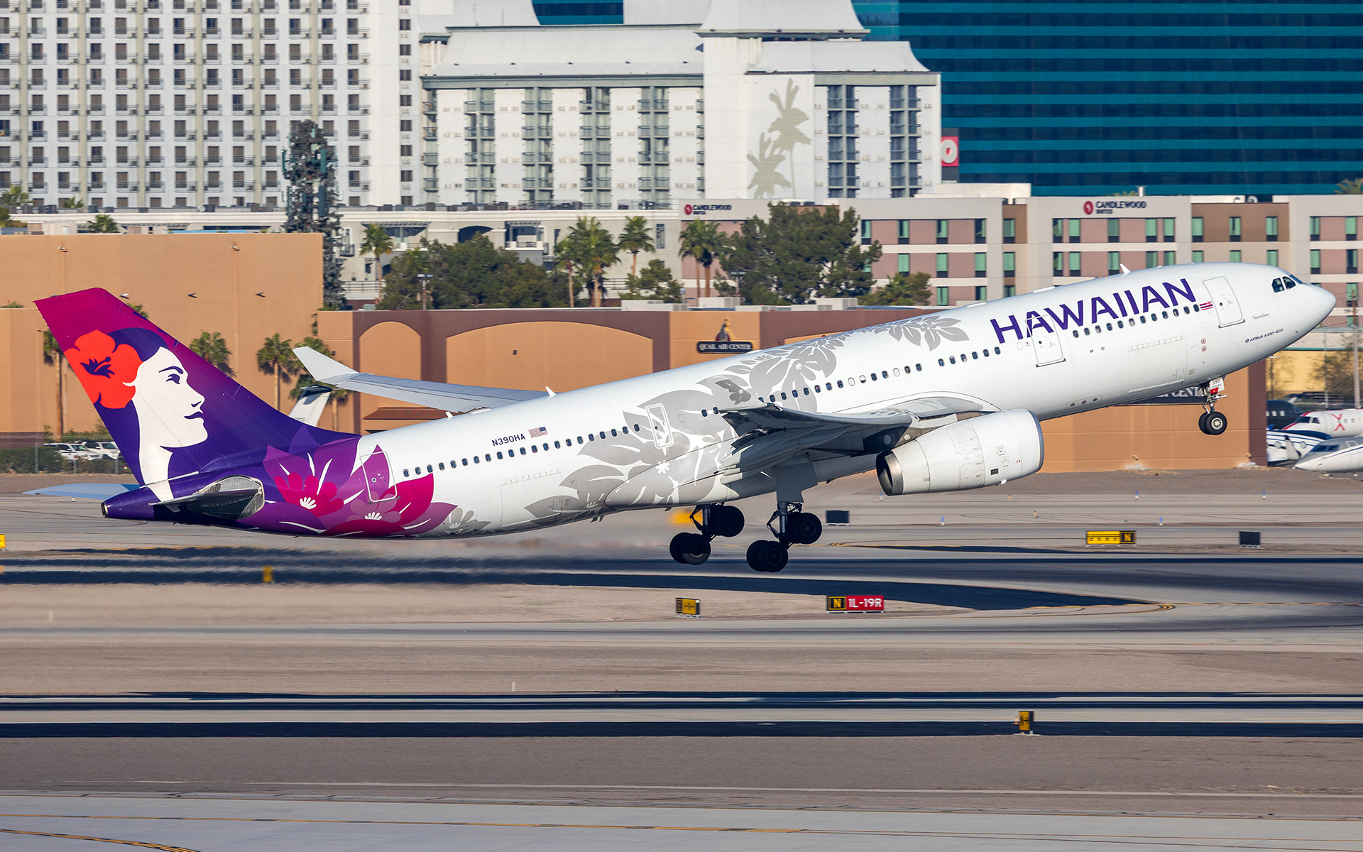 Hawaiian Airbus A330-200 in Las Vegas, NV