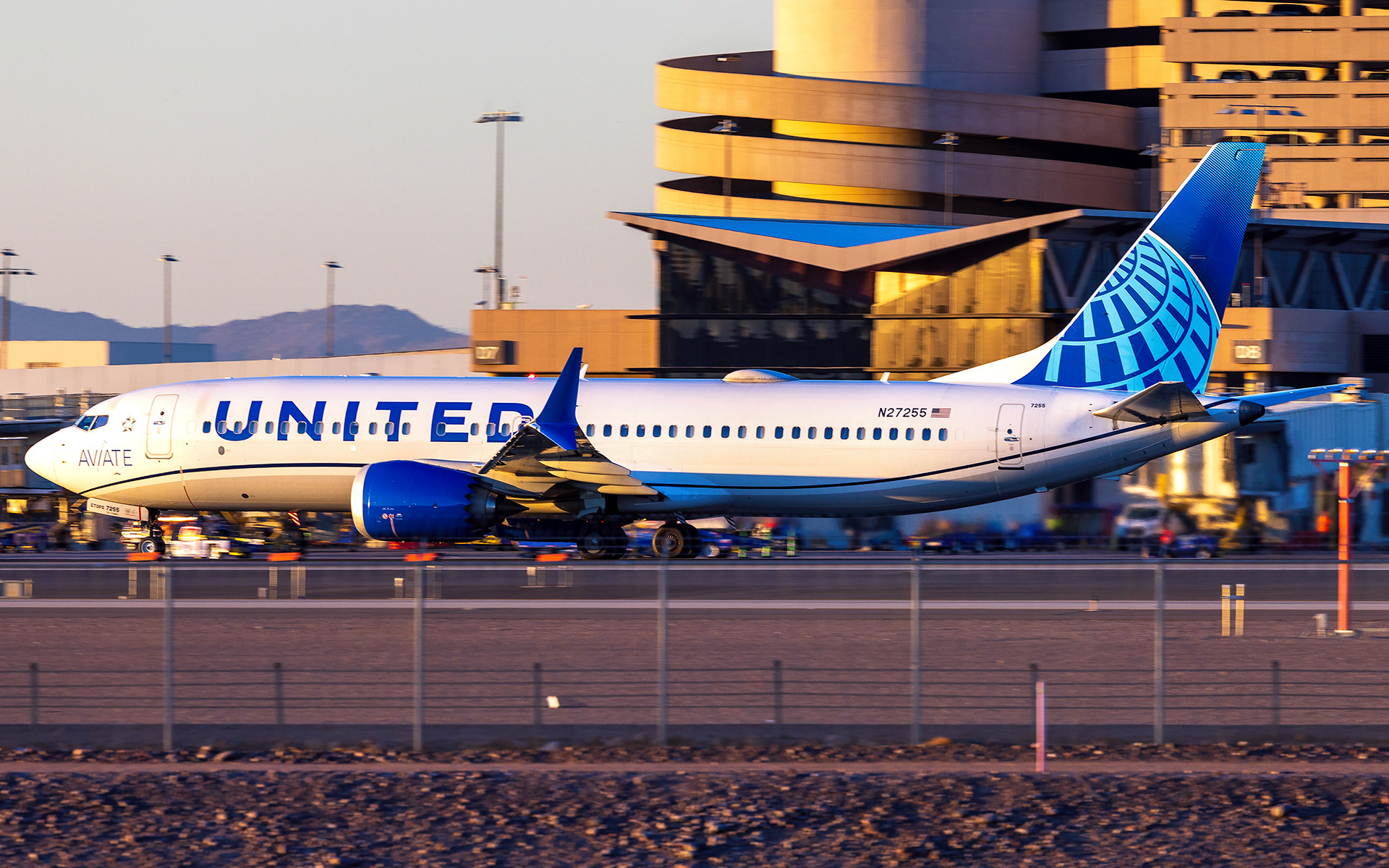 United Boeing 737 MAX 8 in Phoenix, AZ - Aviate Sticker