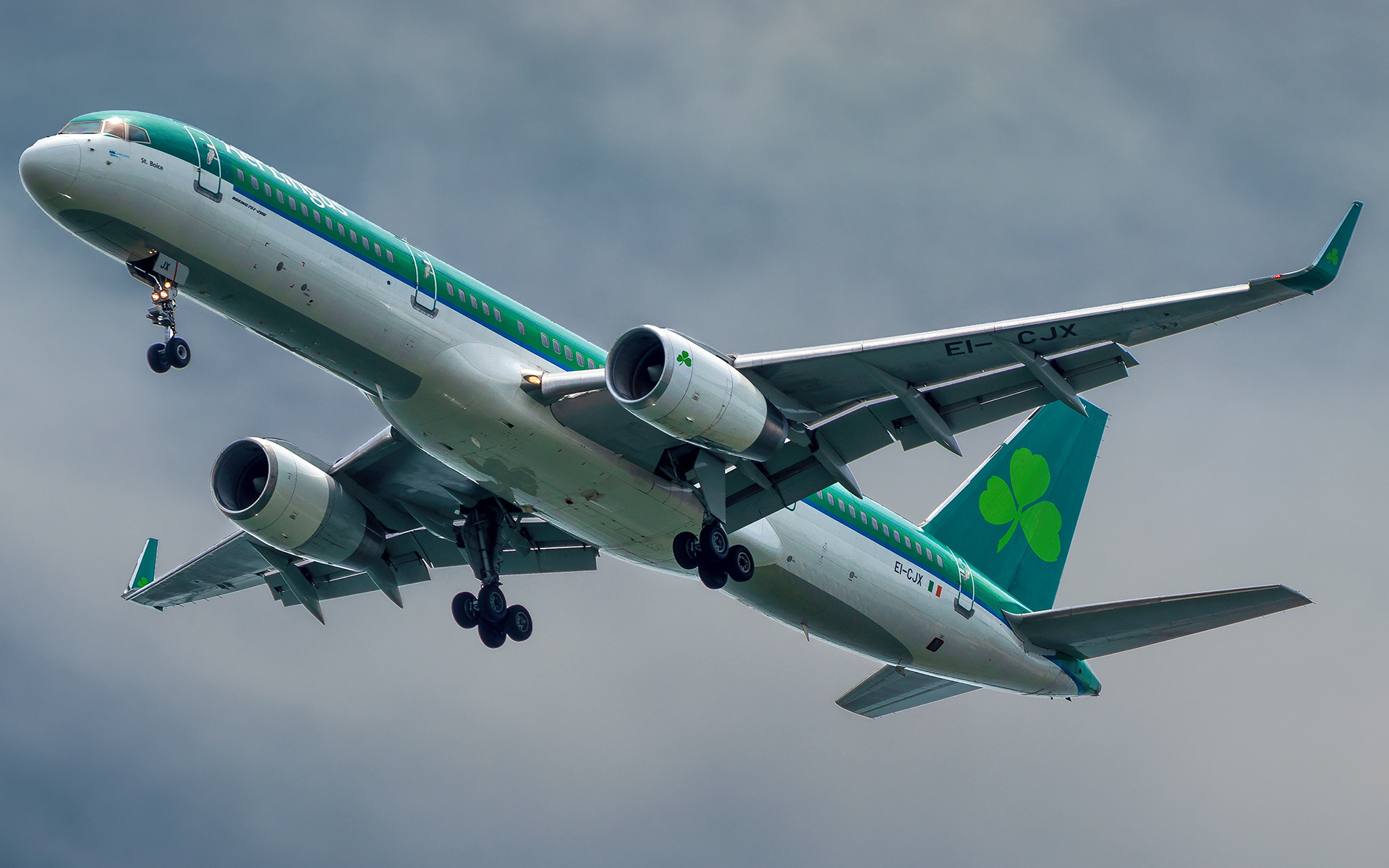 Aer Lingus Boeing 757-200 in Boston, MA