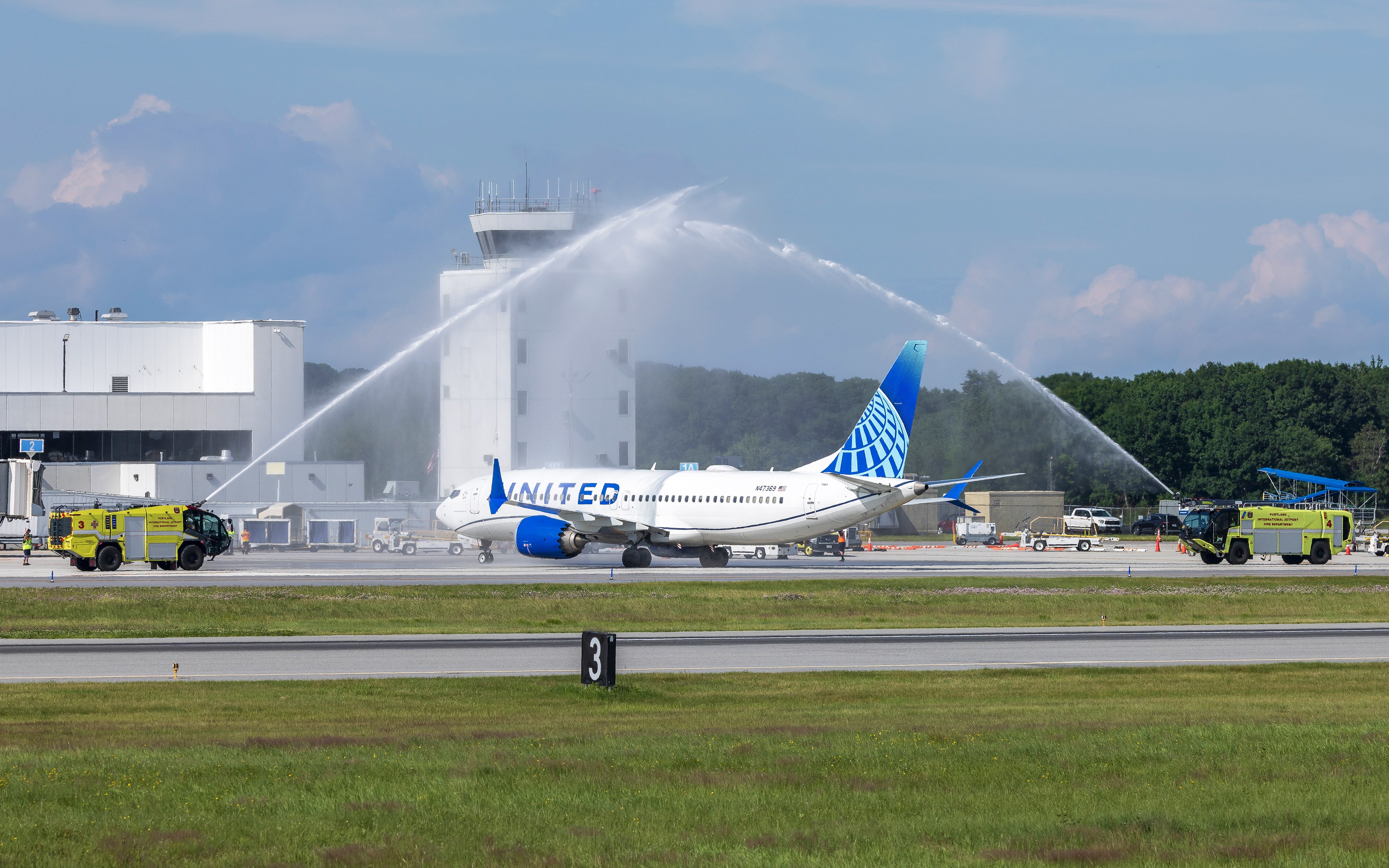 United Boeing 737 MAX 8 in Portland, ME