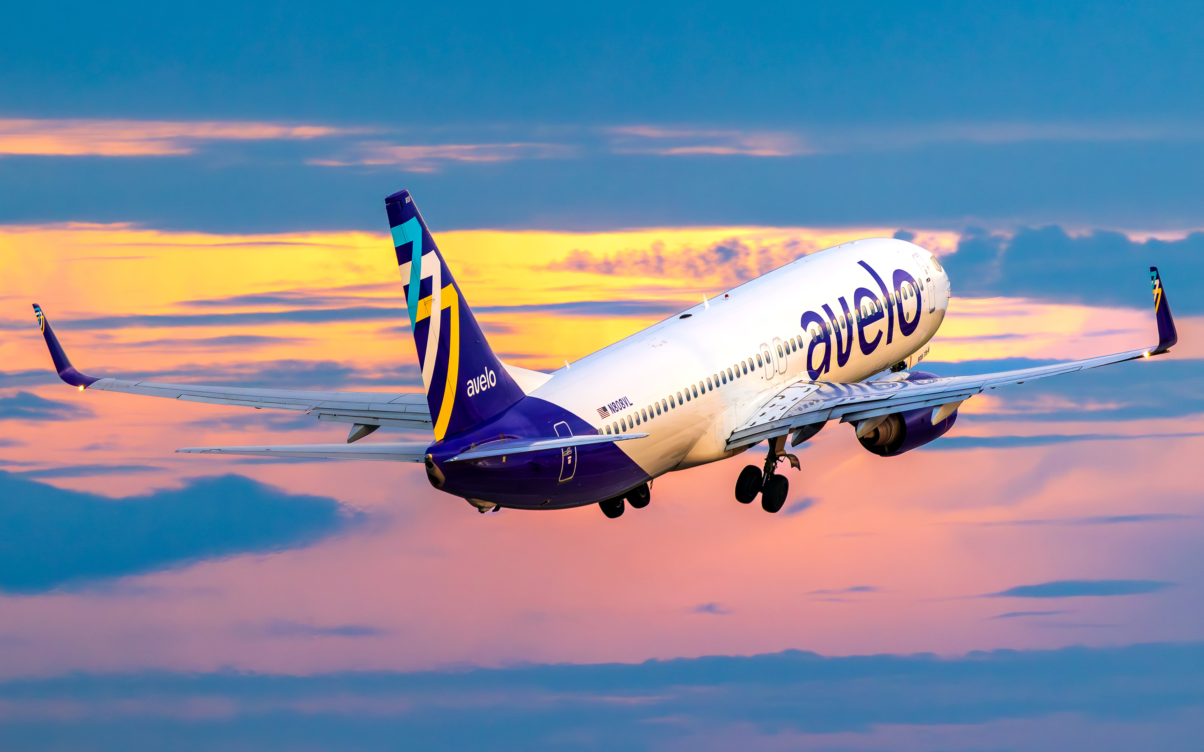 Avelo Boeing 737-800 in Orlando, FL