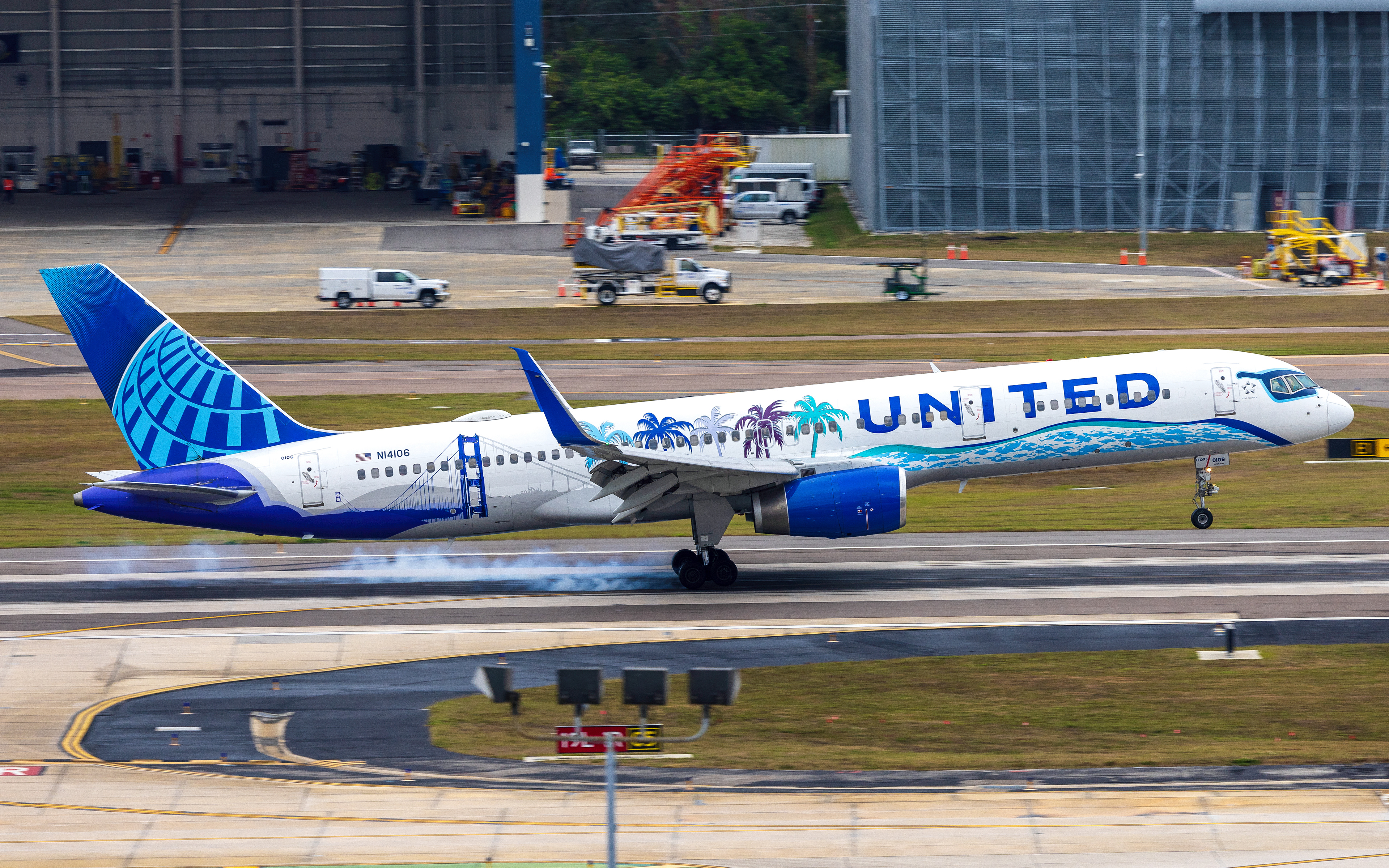 United Boeing 757-200 in Tampa, FL - Her Art Here California Livery