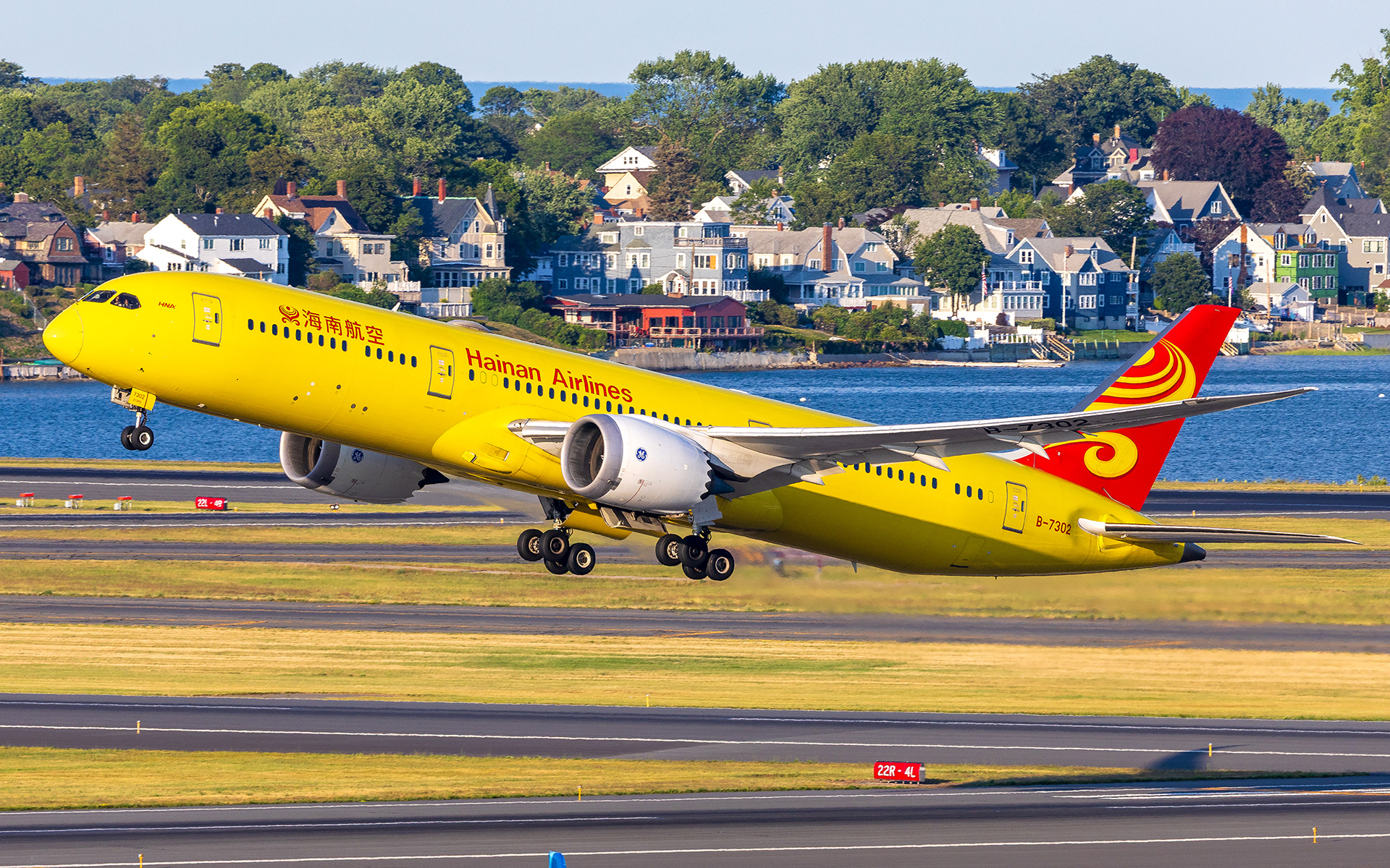 Hainan Boeing 787-9 in Boston, MA