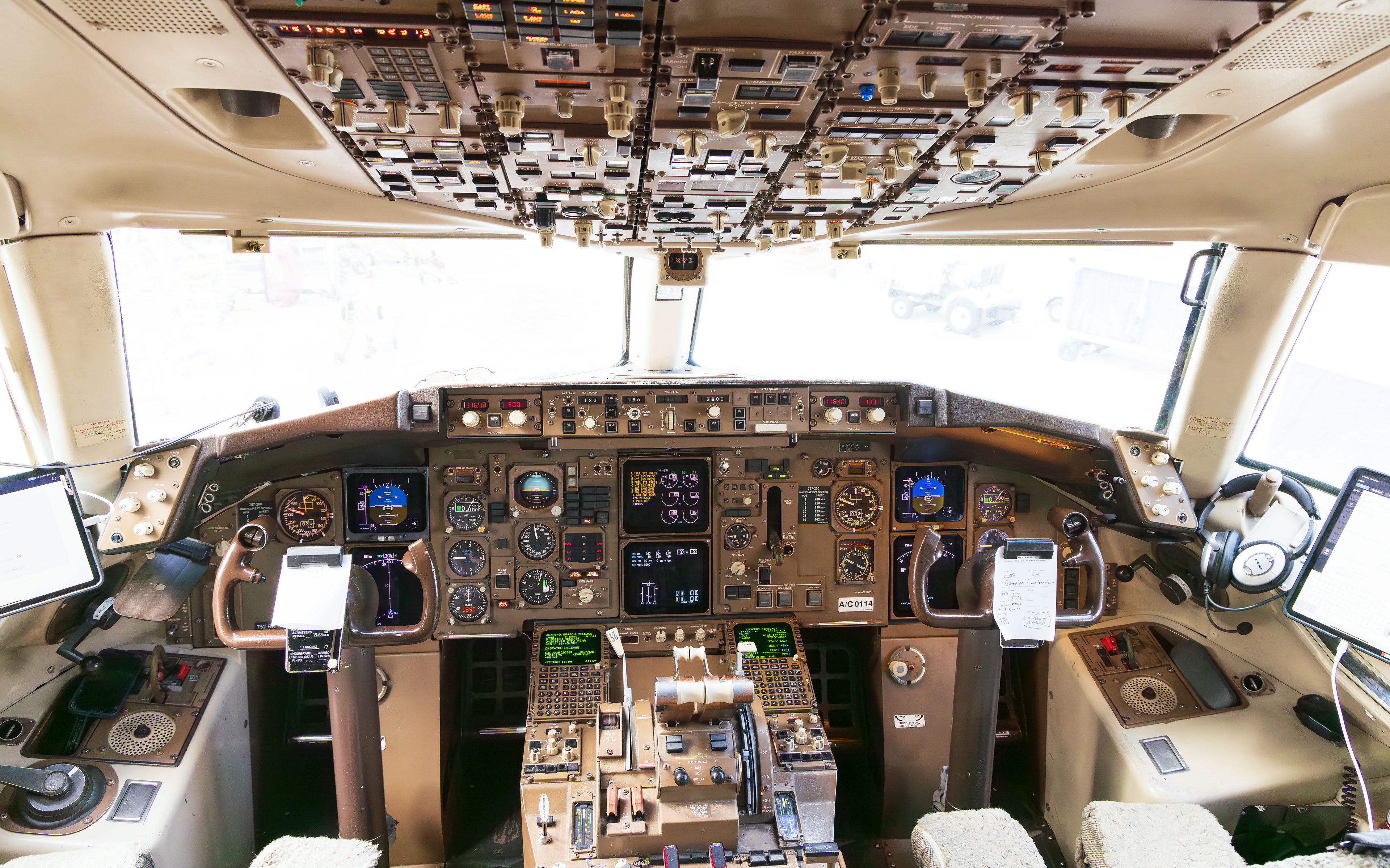United Boeing 757-200 in Tampa, FL