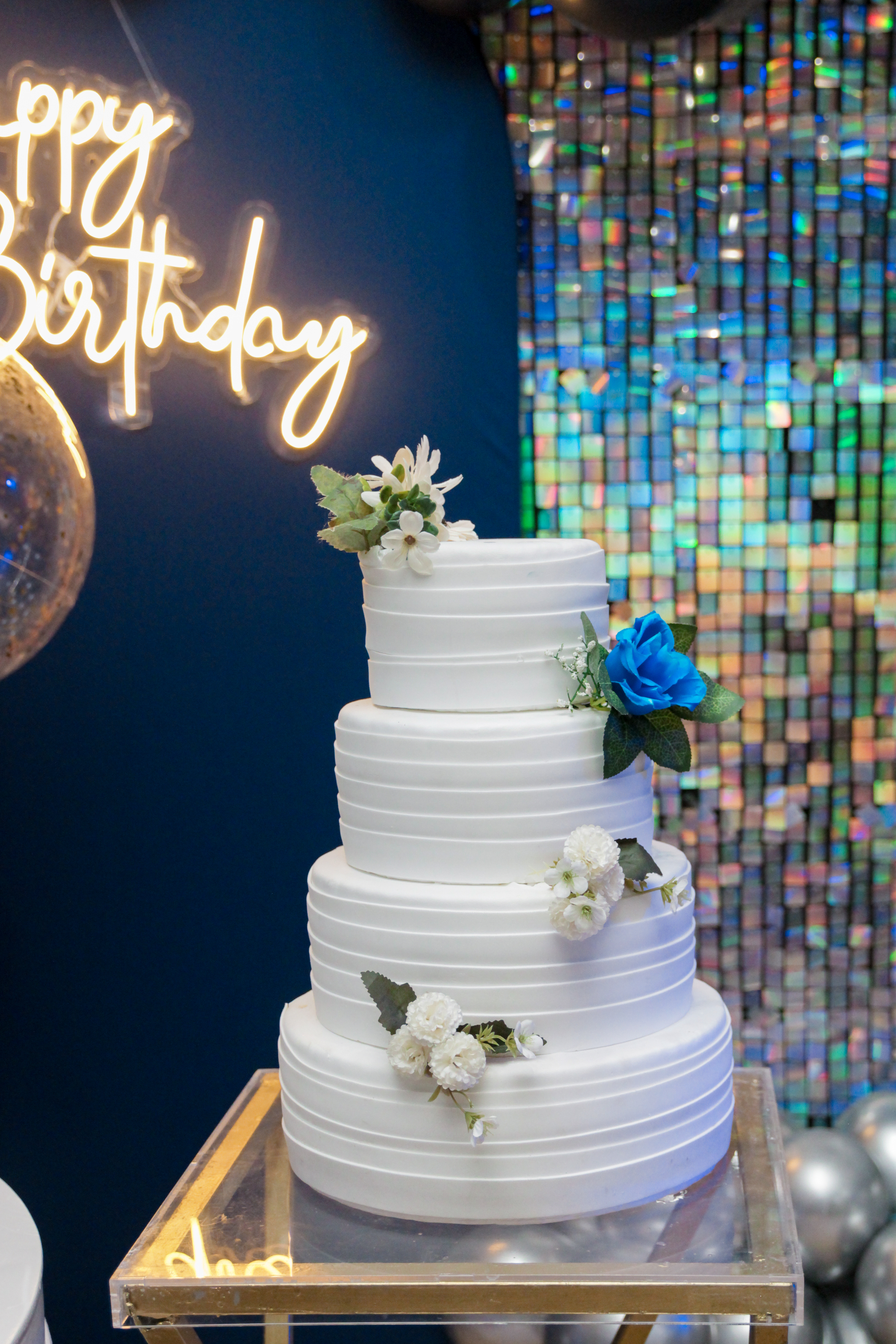 Decoração elegante da festa de 50 anos SP.