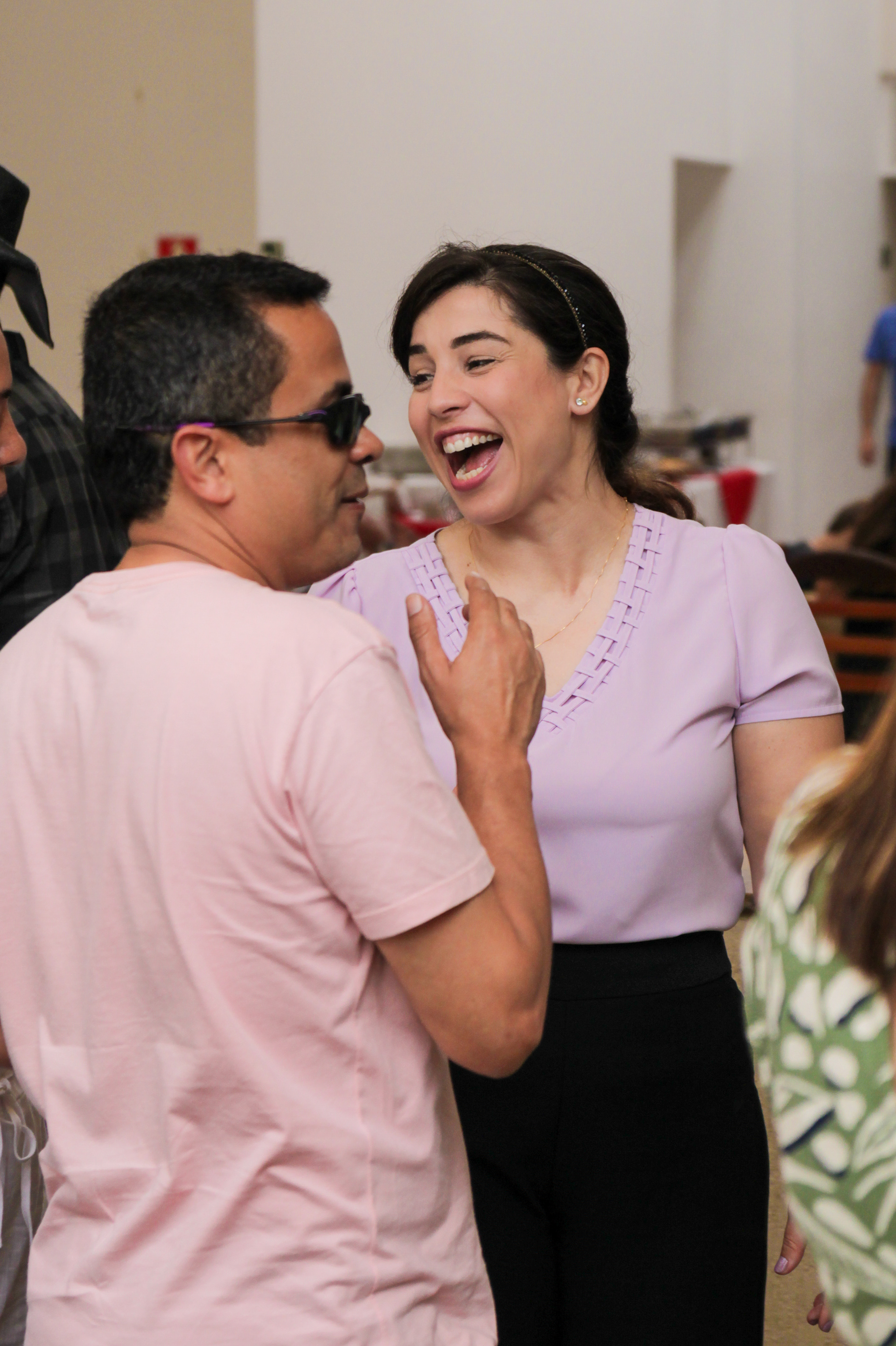 Odílio Junior comemorando com alegria.