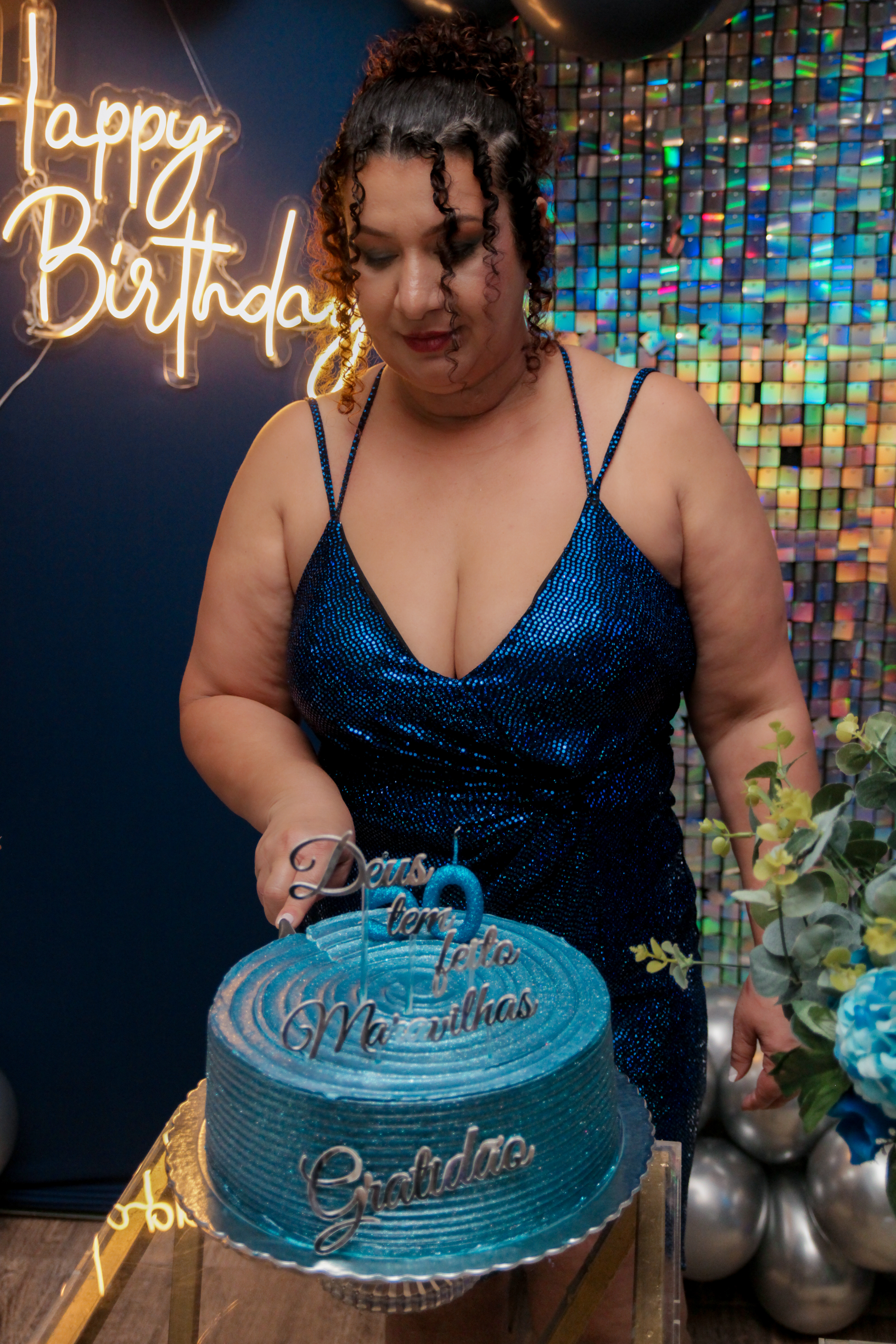 Cícera recebendo parabéns no evento.