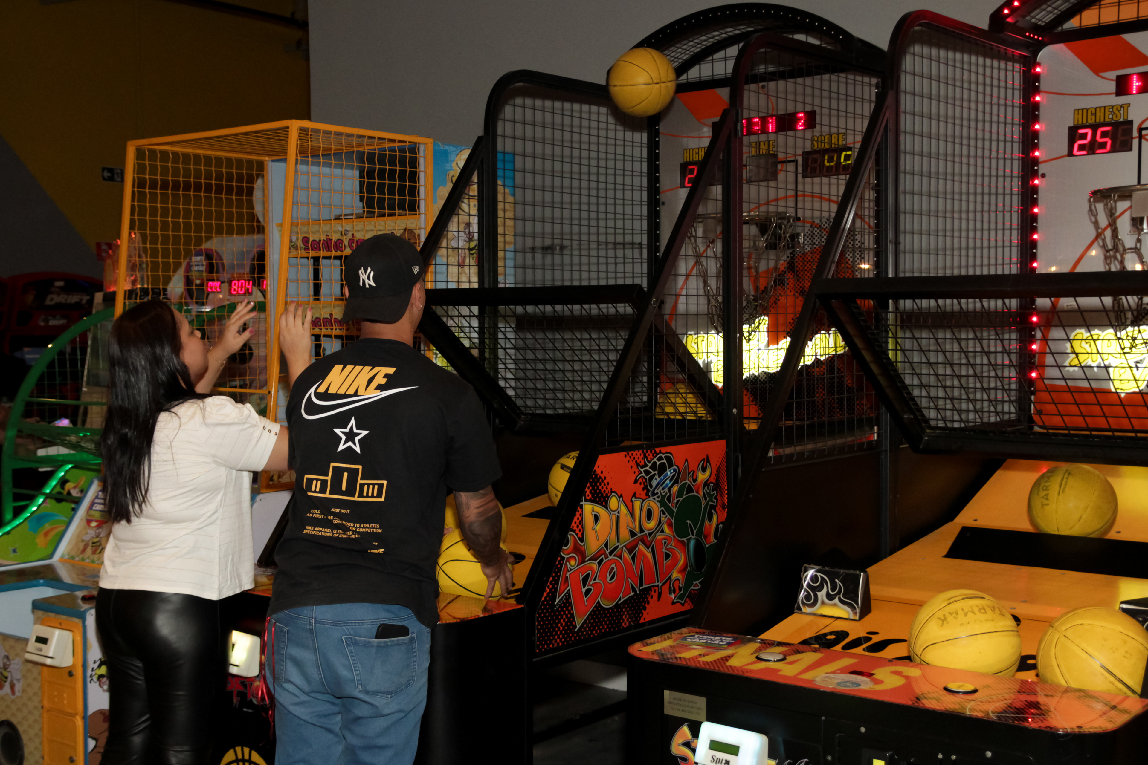 Crianças brincando no aniversário, SP.