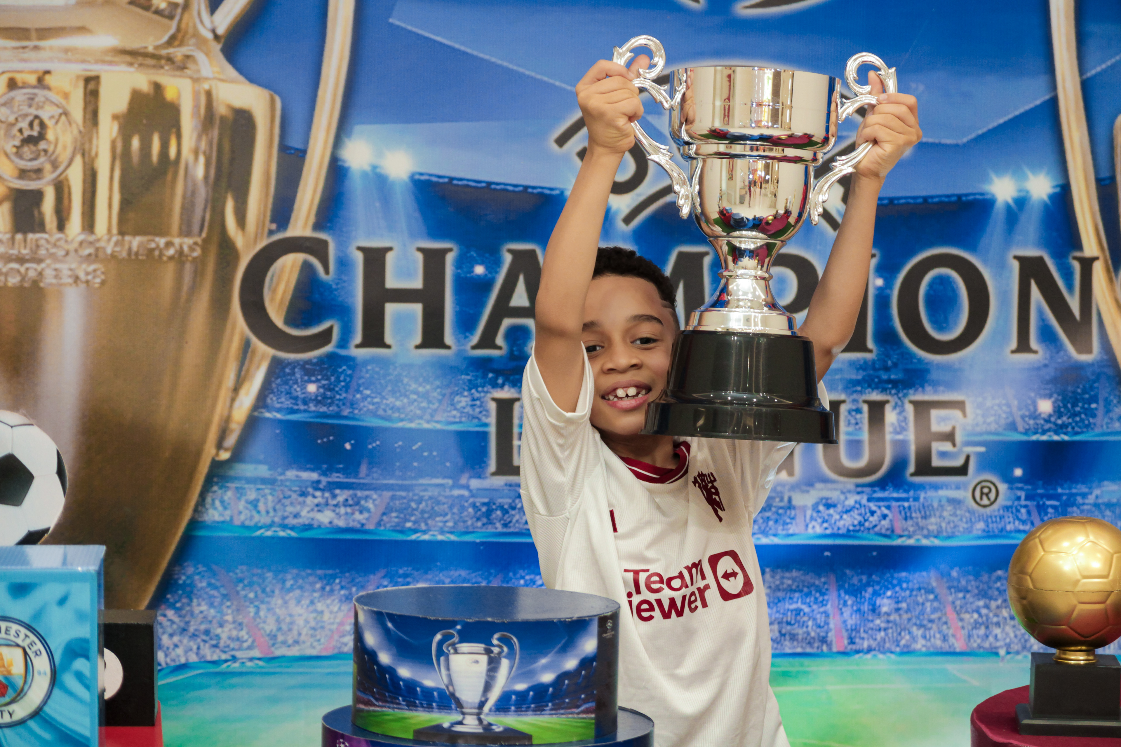 Foto espontânea do Joaquim, aniversário infantil, SP.