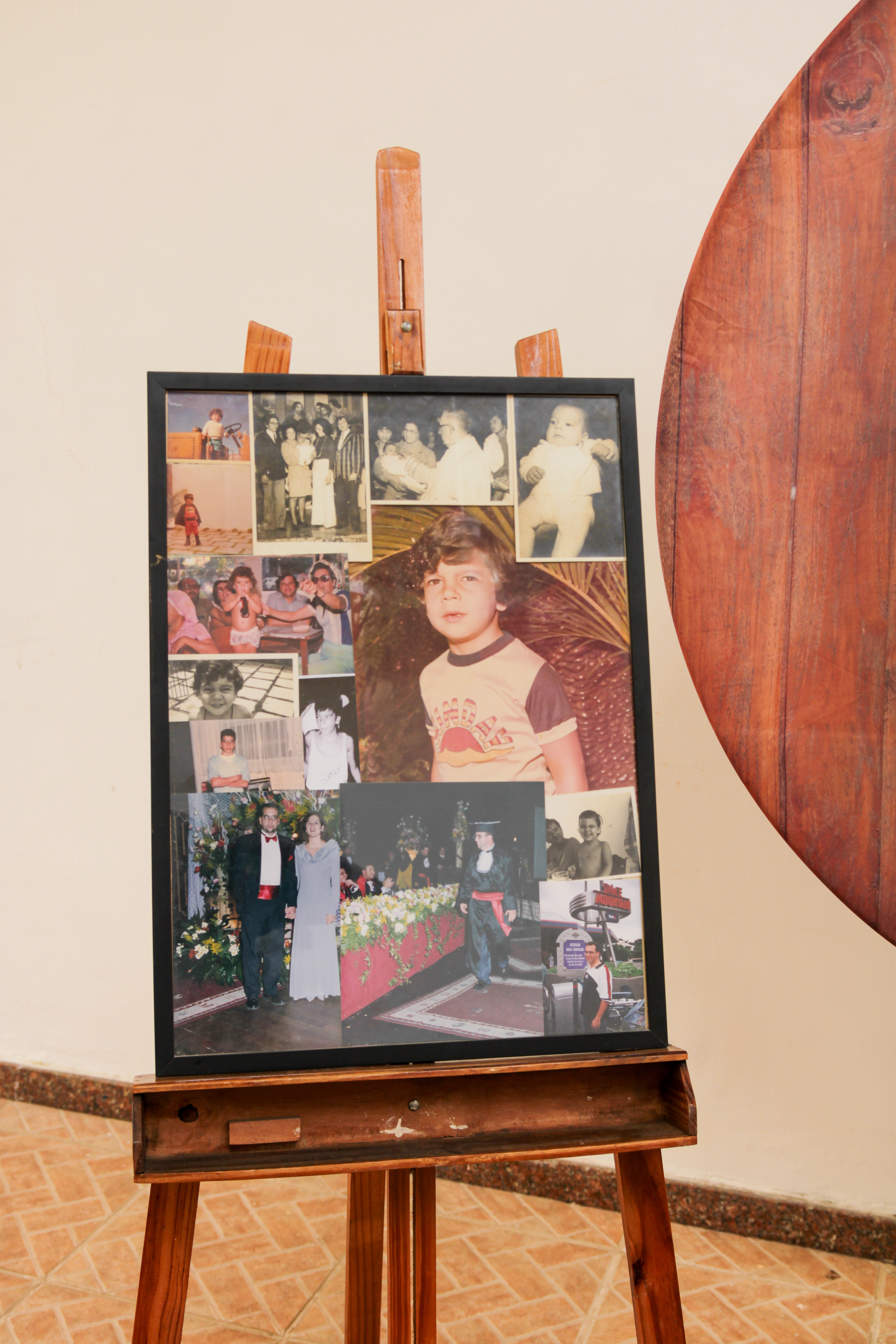 Decoração dourada aniversário 50 anos SP.