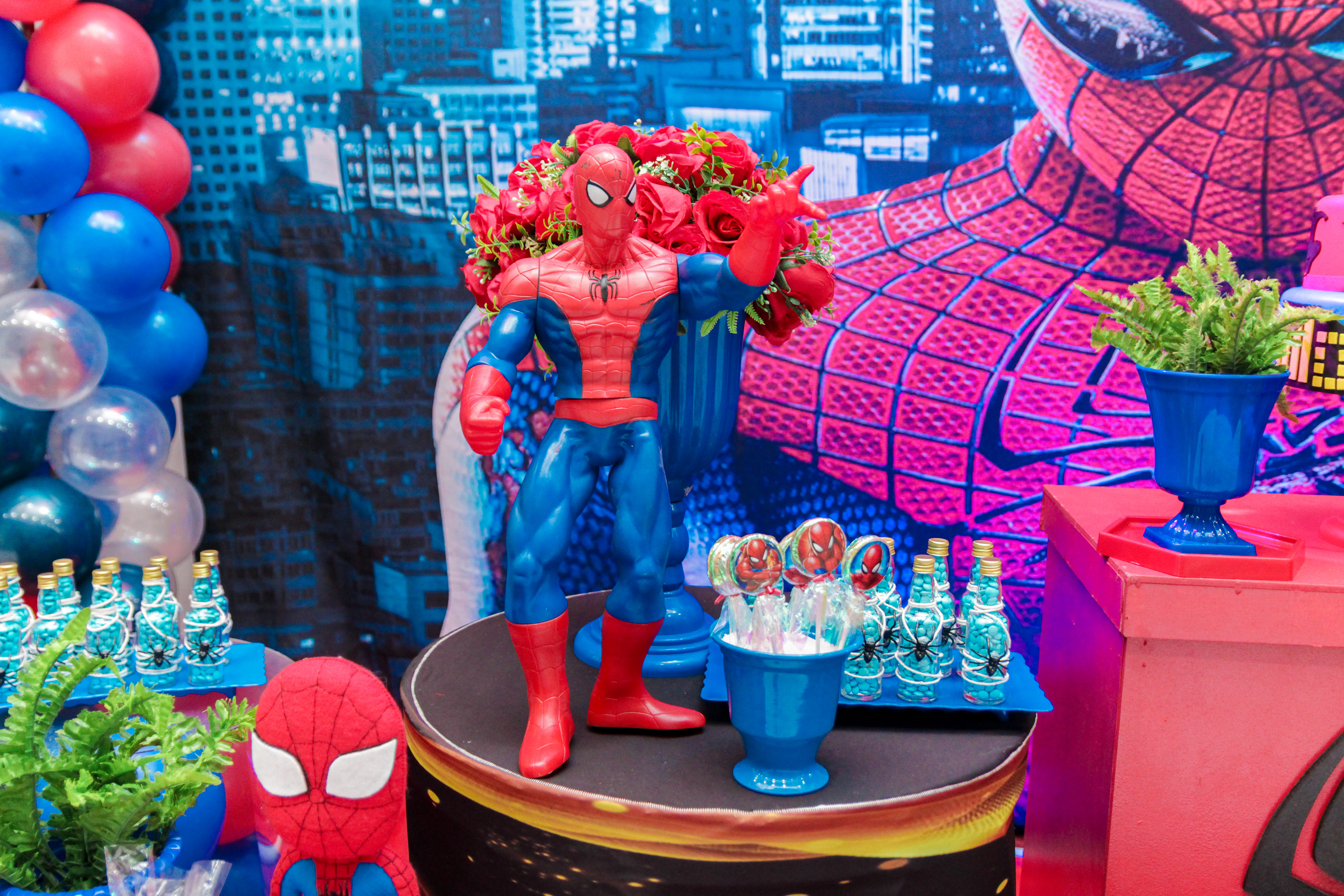 Mesa temática Homem-Aranha, Miguel, SP.