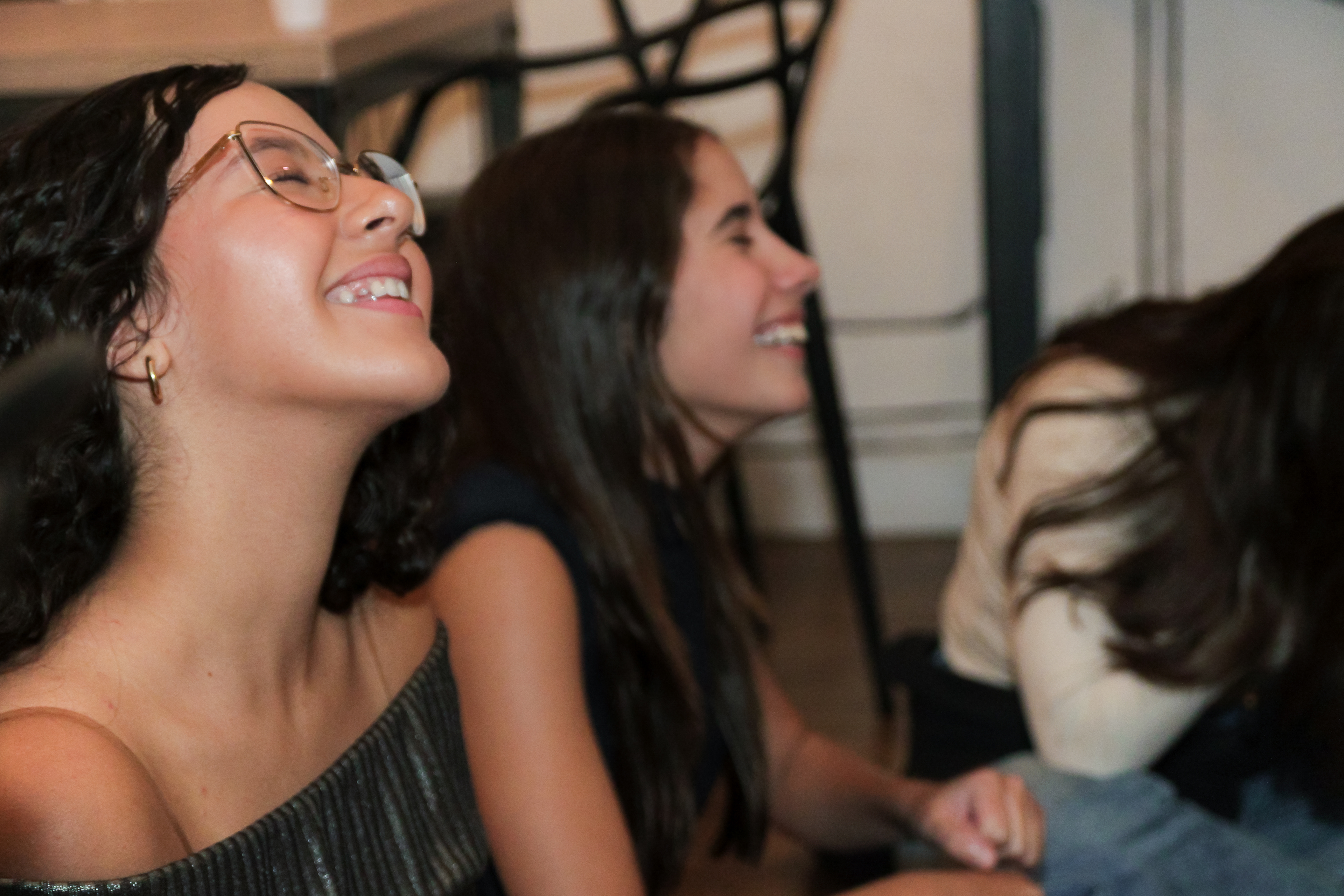 Amigas reunidas, festa da Vitória, SP.