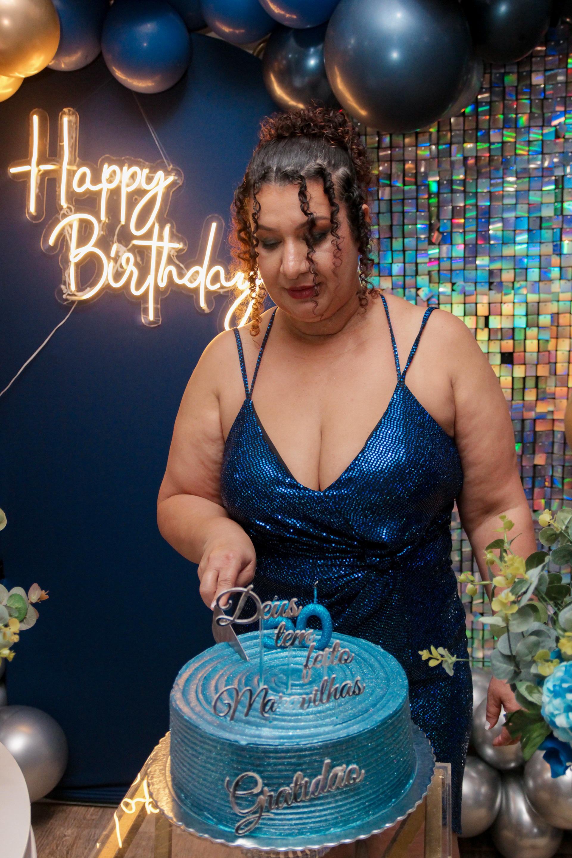 Cícera recebendo parabéns no evento.