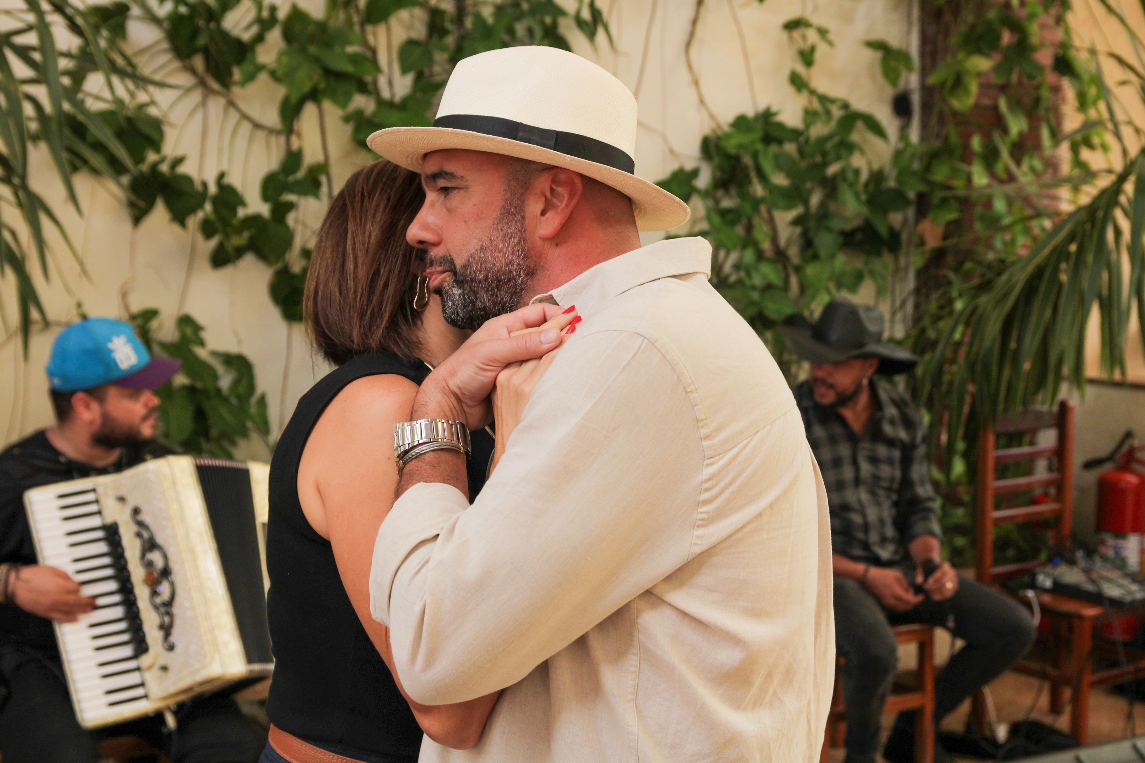 Registro espontâneo da festa do Odílio Junior.