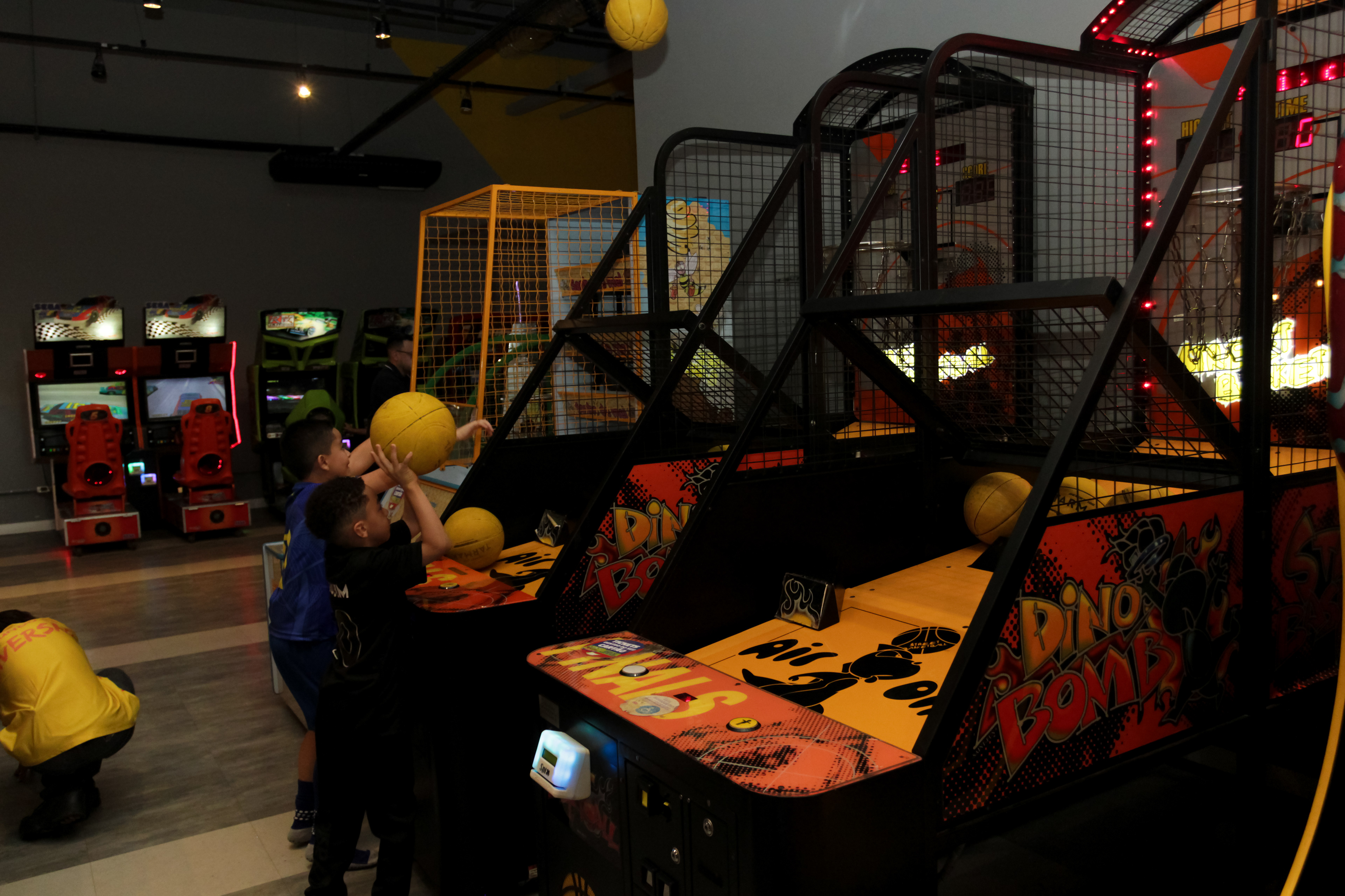 Crianças brincando no aniversário, SP.