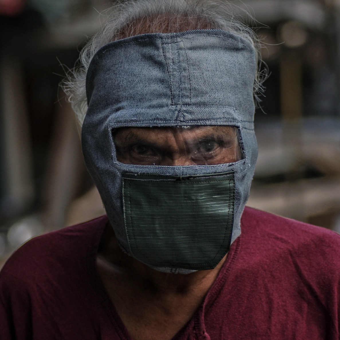 "Pinapayuhan ko si Pangulong Duterte na itong quarantine niya maraming naapektuhan, maraming nawalan ng trabaho, maraming nagsarang negosyo, maraming nagugutom. 'Di naman kayang suportahan ng gobyerno ang pangangailangan ng mamayan kaya gutom ang tao. Kung iutos ni Duterte na gumawa ng maskarang ganito, 'di na kailangan ng quarantine." - Lolo who refused to be named