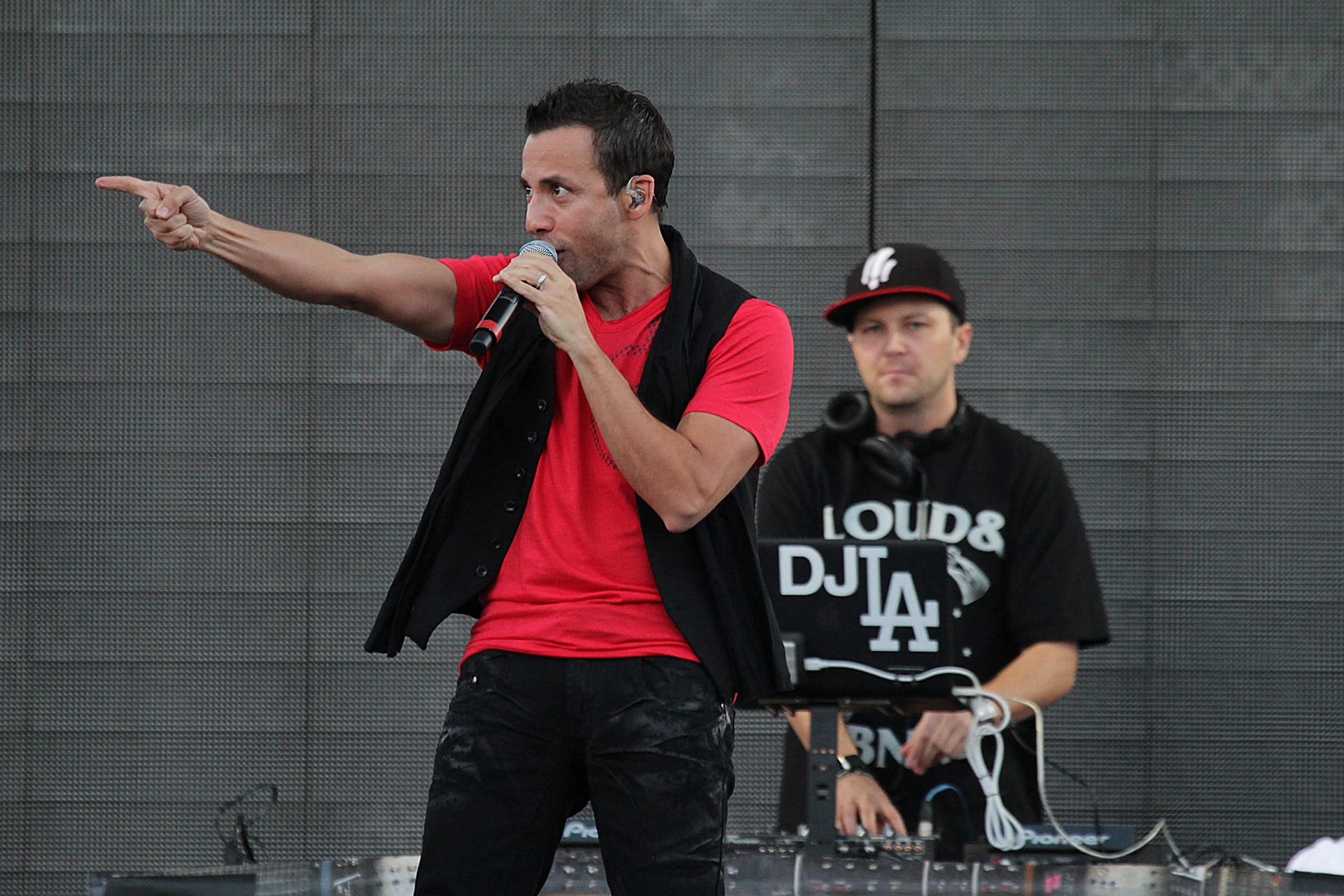 Howie D