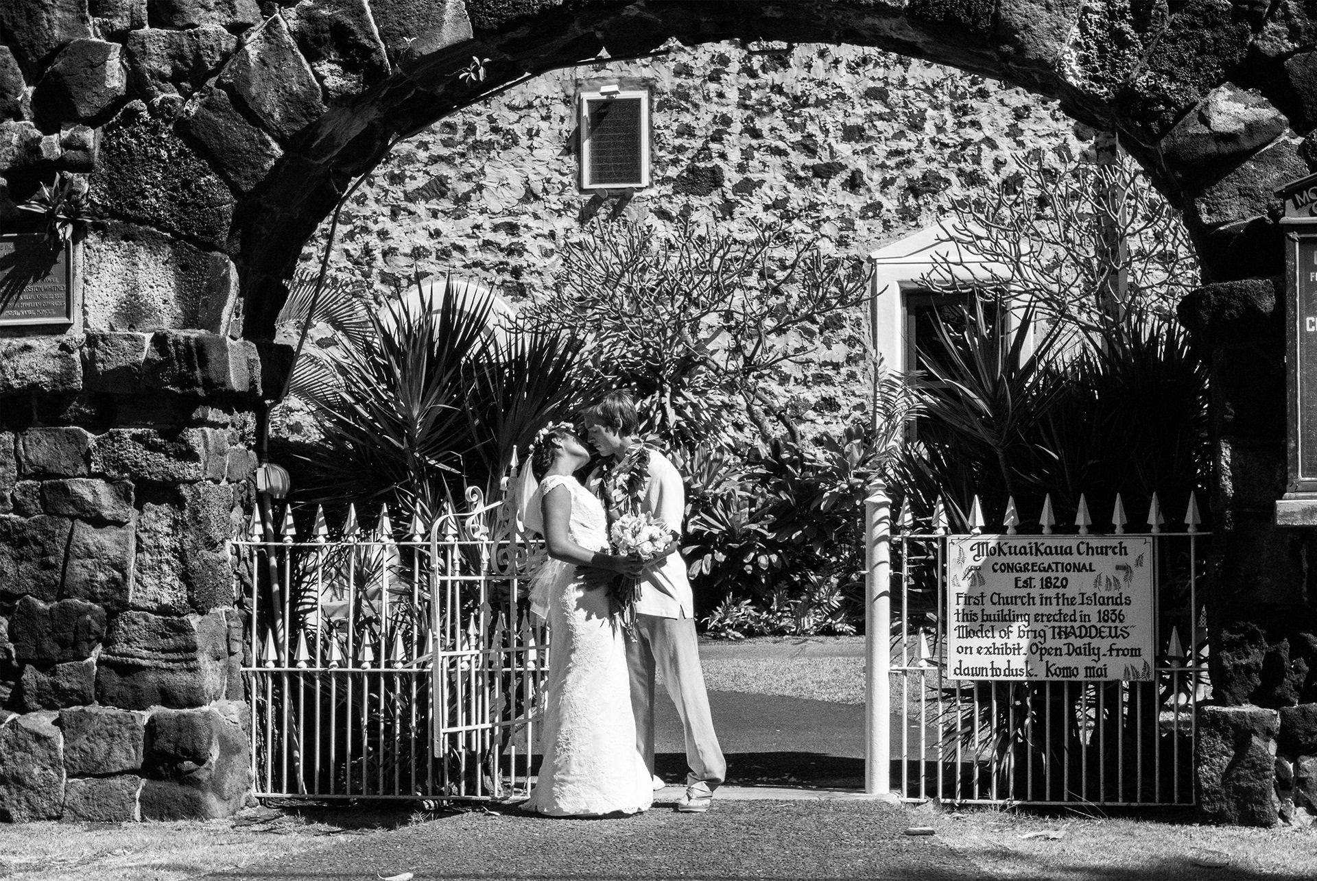 Wedding , Hawaii, Historic Church in Kona.