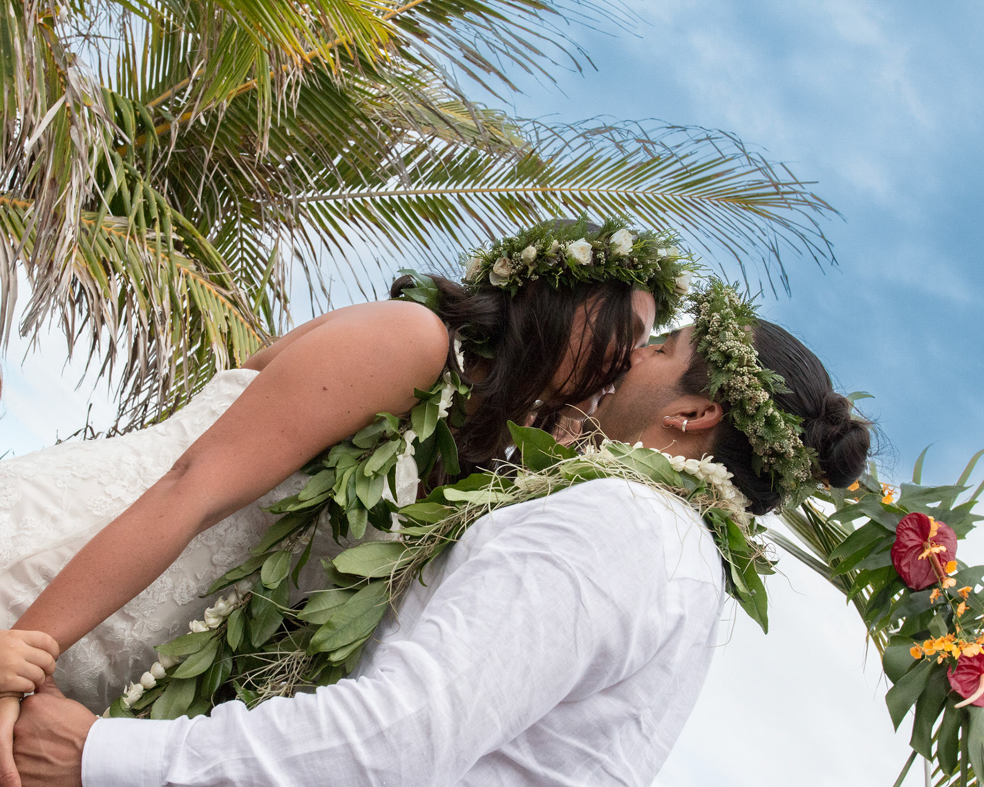 Wedding ceremony Hawaii, couple.