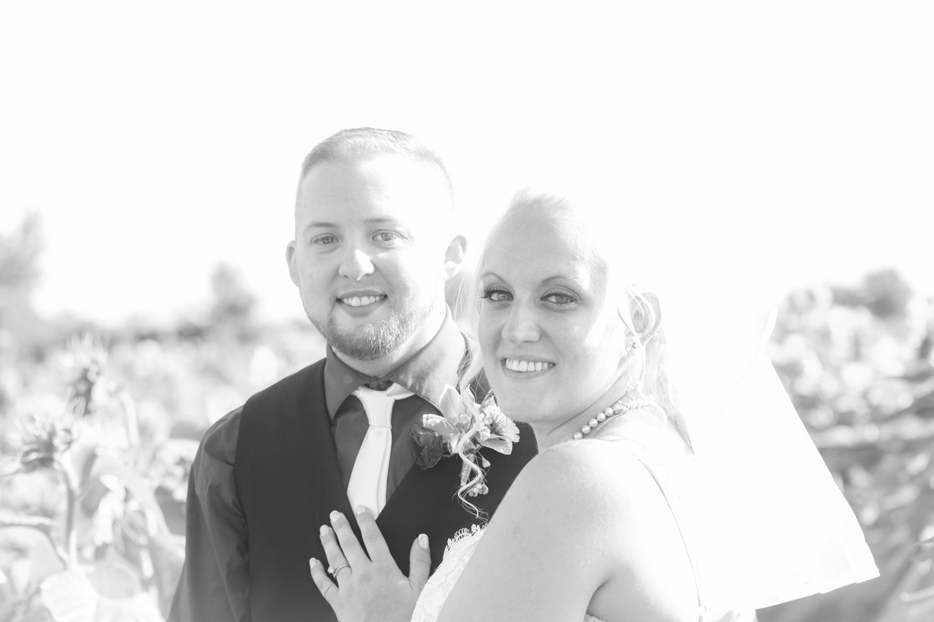 Wedding, Sunflowers of Sanborn, NY, couple.