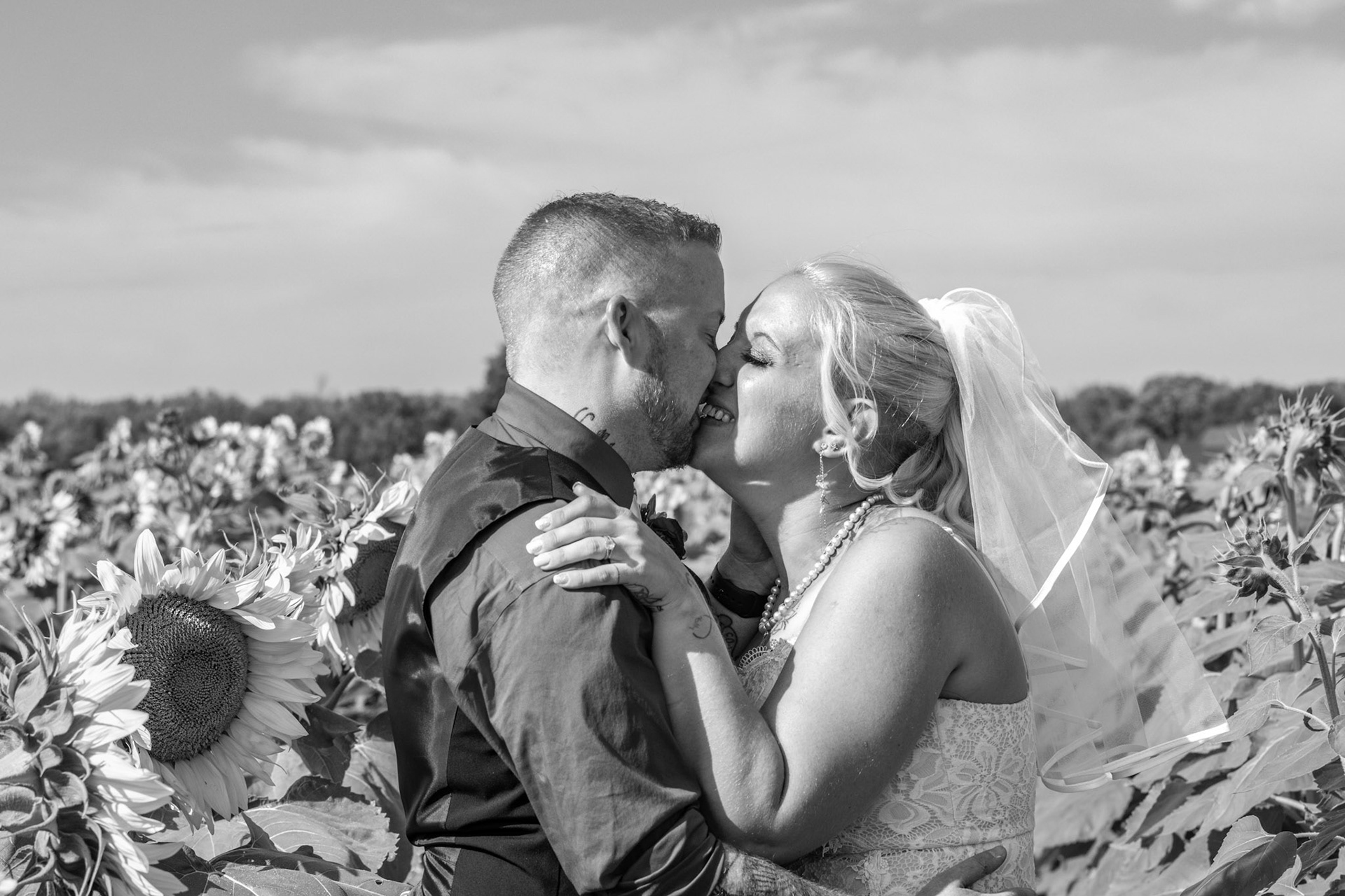 Wedding, Sunflowers of Sanborn, NY, couple.