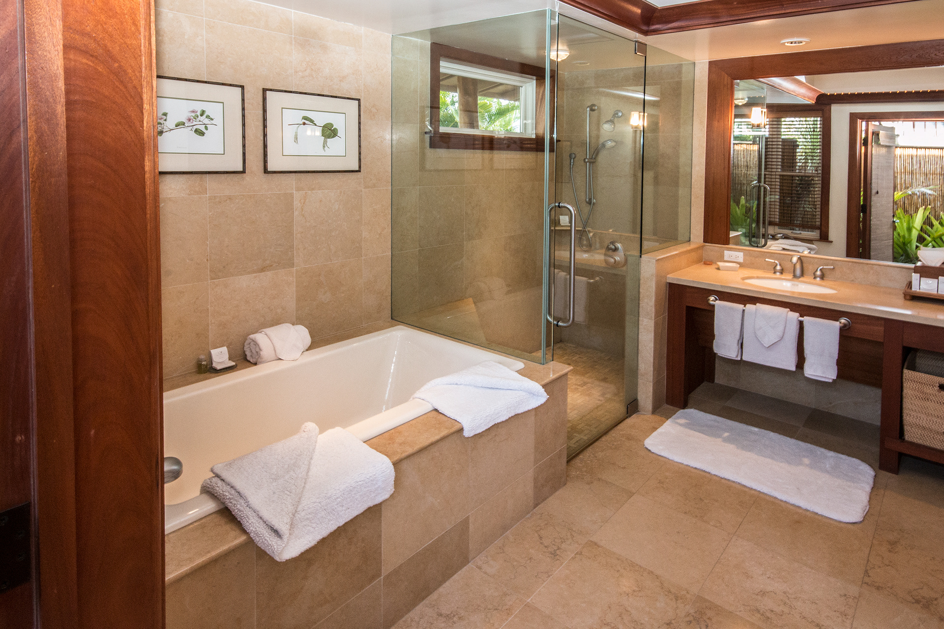Luxury real estate, timeshare, rental, for sale in Waikoloa HI.