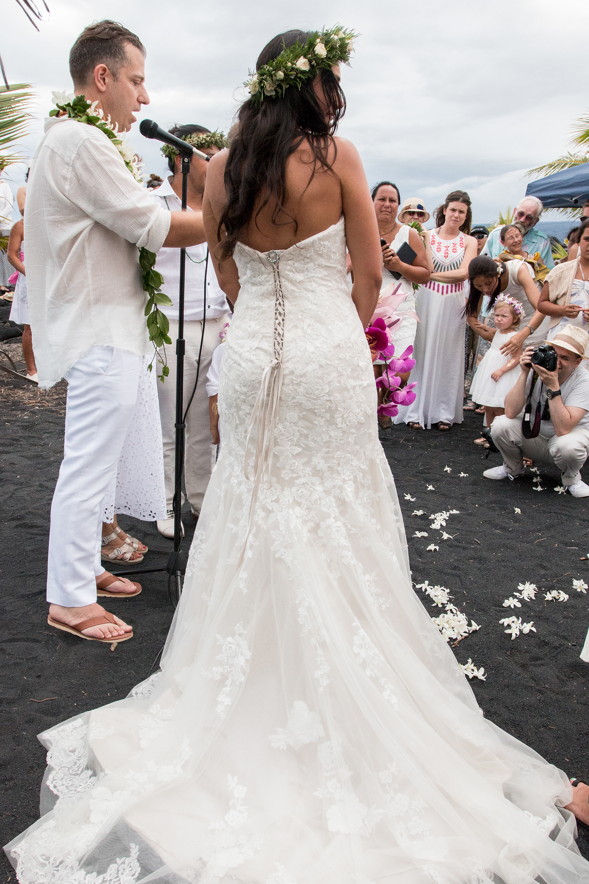 Wedding ceremony, Hawaii, black sand beach..