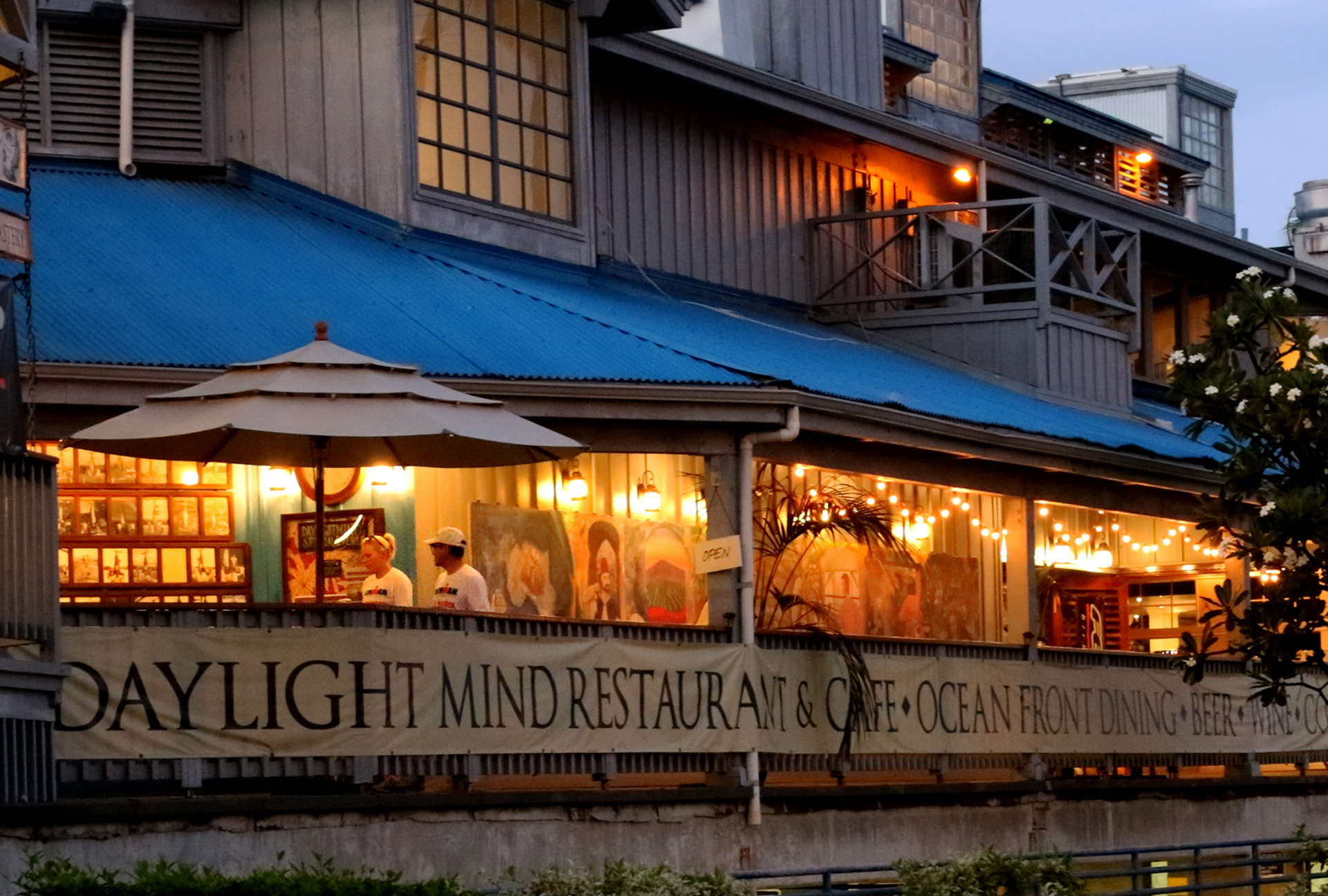Full day coverage of Iron Man World Championships in Kona, HI for Daylight Mind.