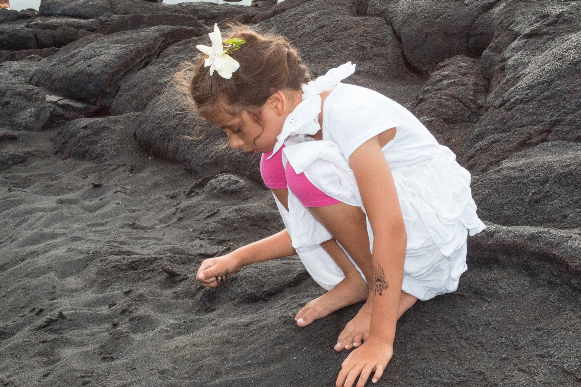 Wedding, Hawaii, black sand beach.