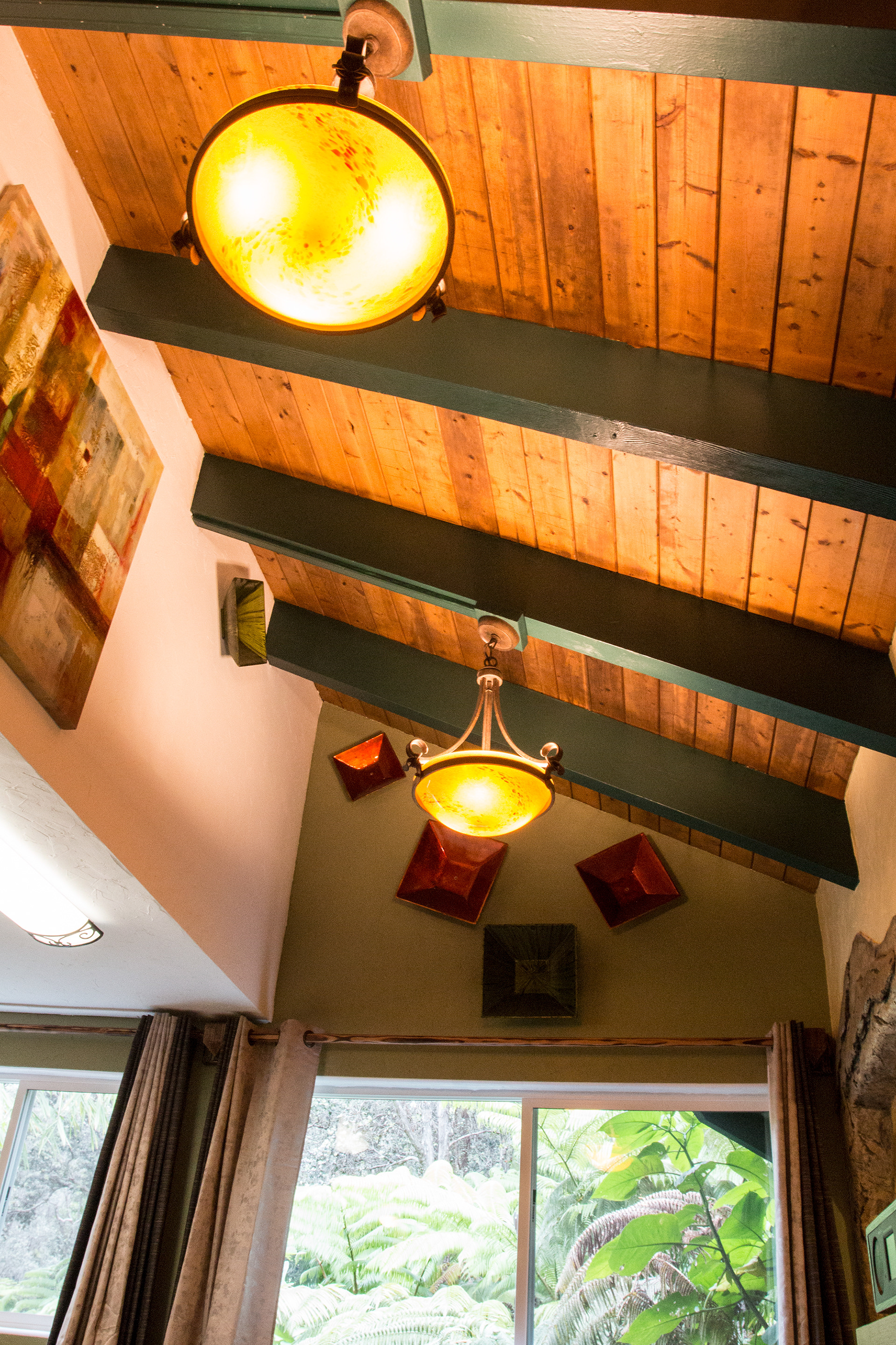 Room rentals at Chalet Kilauea, Volcano HI.
