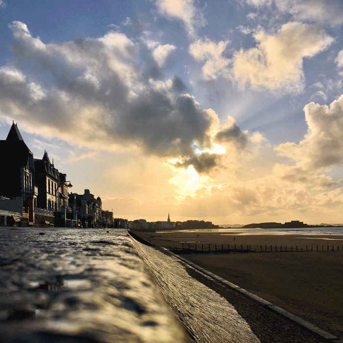 Photomontage vœux graphiste Saint-Malo