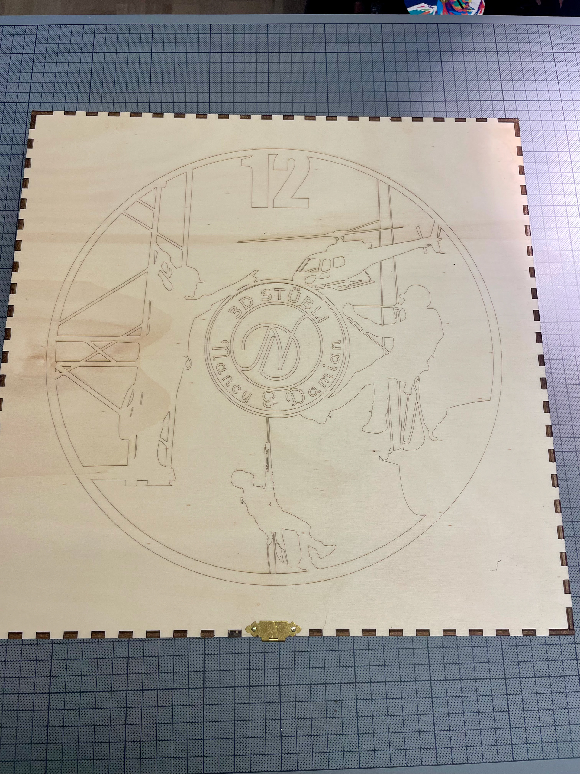 Holzschachtel für eine Uhr