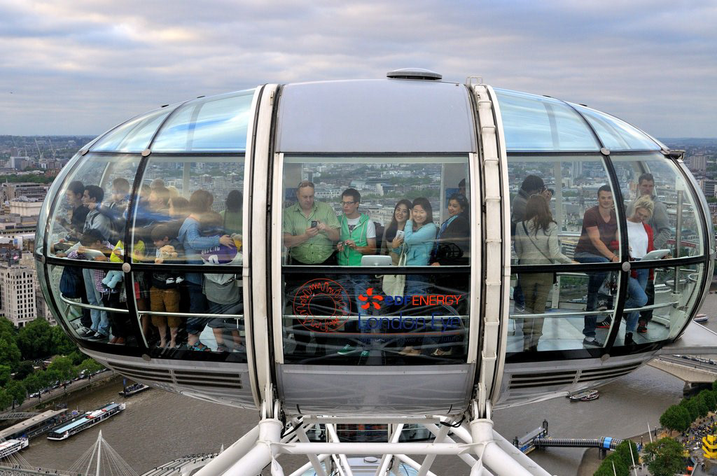 The London Eye ferris wheel, London, England.