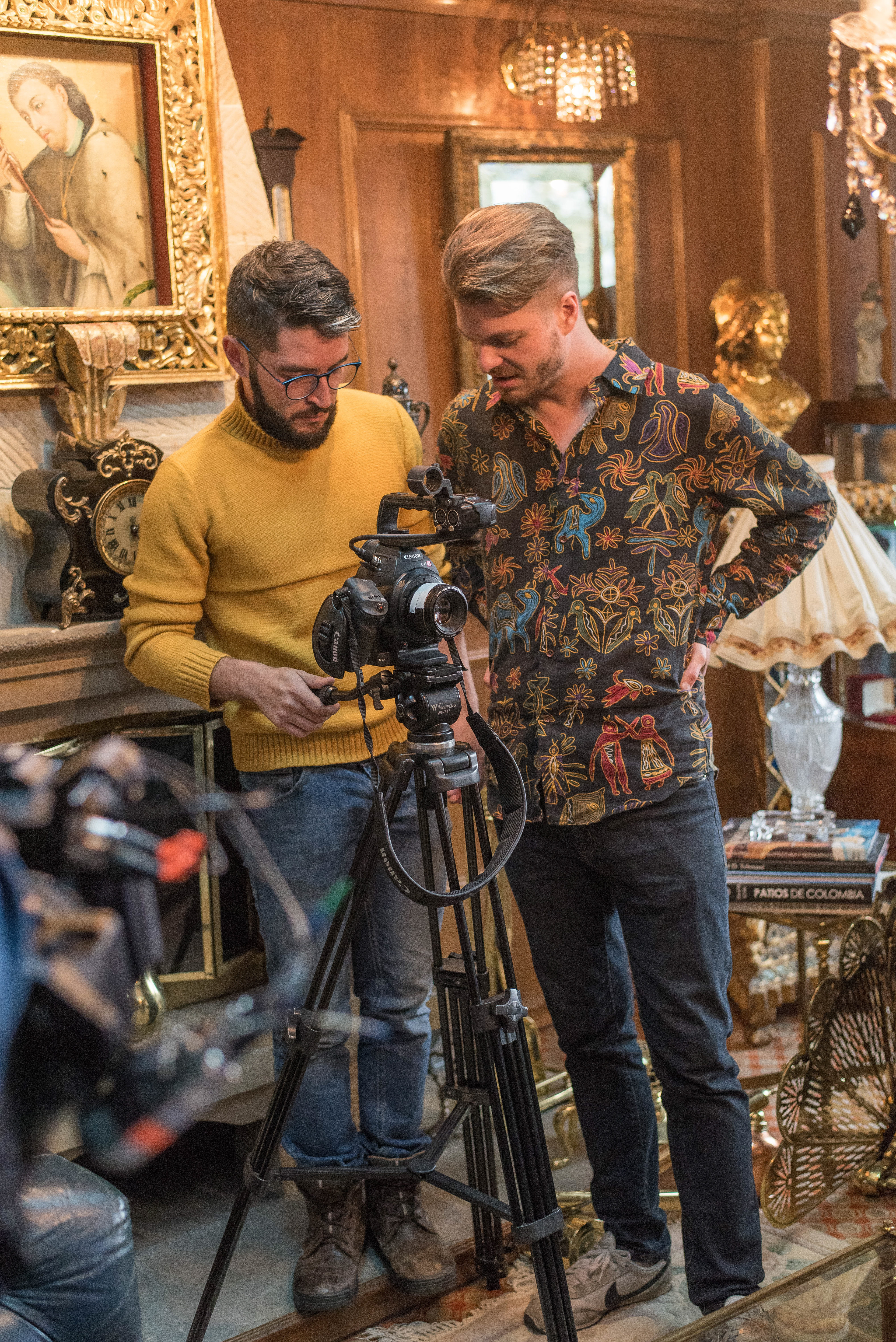 Pieza documental para Caracol televisión sobre "Mackenzie & Mollie" - Bogotá D.C.