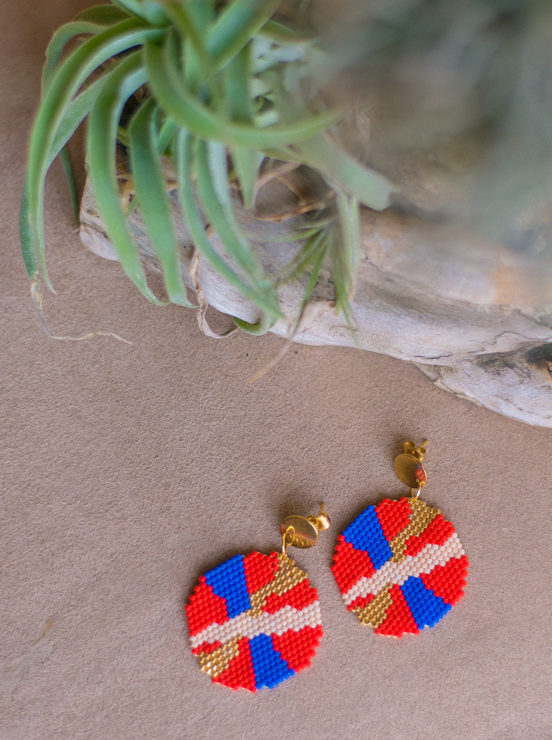 Fotografía de producto para redes de marca de joyería artesanal