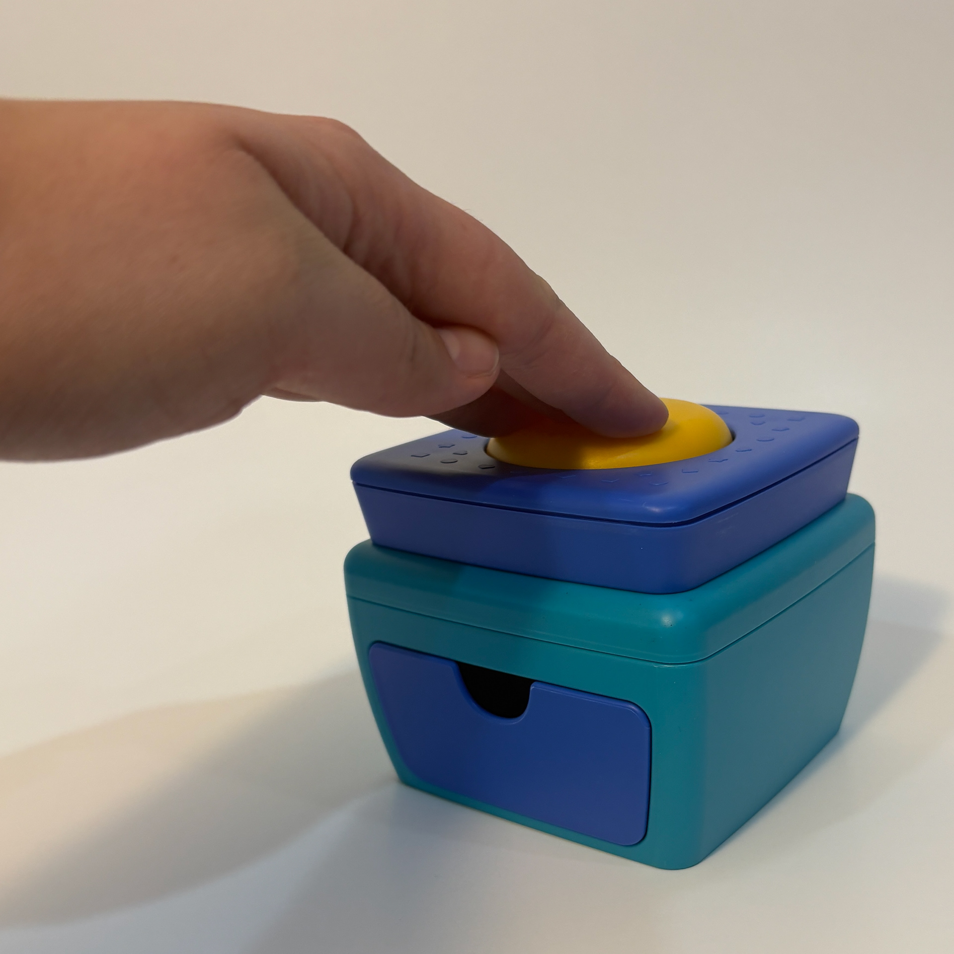 Close lid and push button
