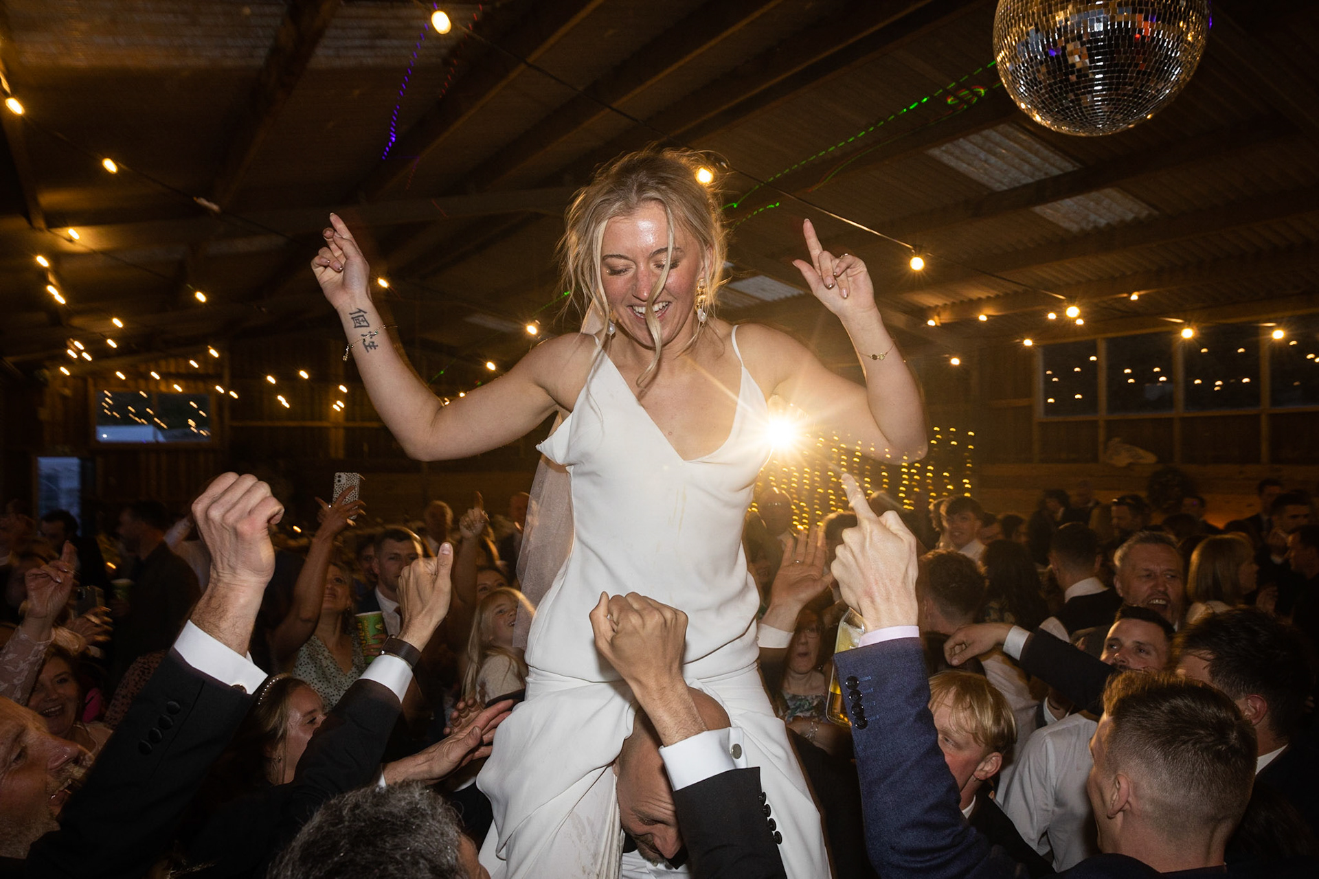 ©2022 Tom Nicholson. 09/04/2022. Redruth, UK. The Wedding of Emily and George Haynes at Portreath Beach, Gwenapp Parish Church, Bassett's Cove and Higher Laity Farm. Photo credit : Tom Nicholson