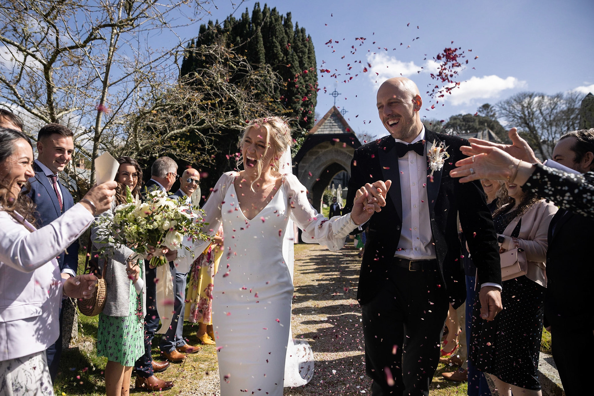 ©2022 Tom Nicholson. 09/04/2022. Redruth, UK. The Wedding of Emily and George Haynes at Portreath Beach, Gwenapp Parish Church, Bassett's Cove and Higher Laity Farm. Photo credit : Tom Nicholson