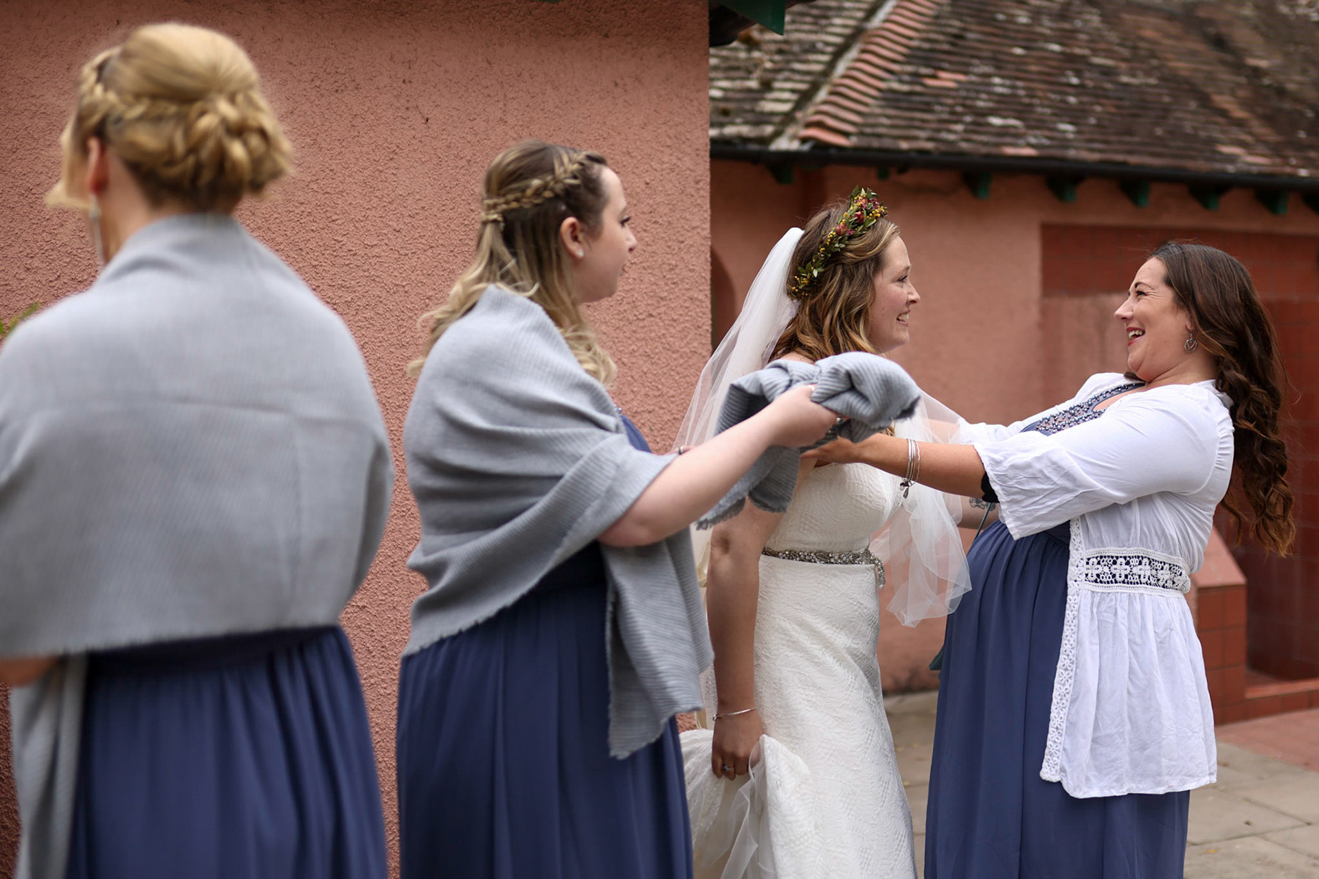 ©2022 Tom Nicholson. 26/05/2022. Torquay, UK. The wedding of Evie and Mick Hickey at Blackpool Sands beach in Devon. Photo credit : Tom Nicholson