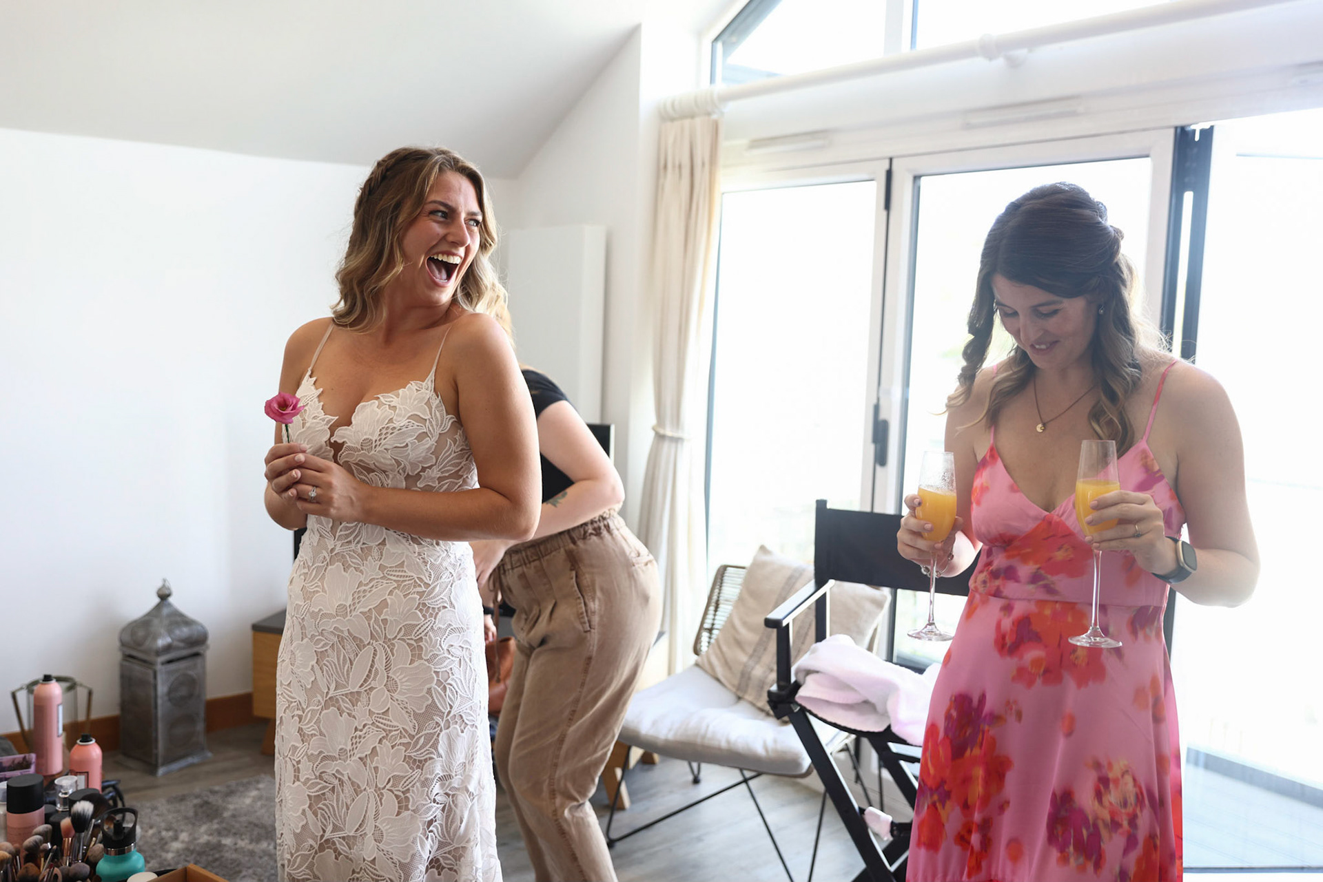 ©2022 Tom Nicholson. 10/09/2022. Newquay, UK. The wedding of Betsy and Jamie Maskell at Mawgan Bay View and Bre Pen Farm in Mawgan Porth, Cornwall. Photo credit : Tom Nicholson