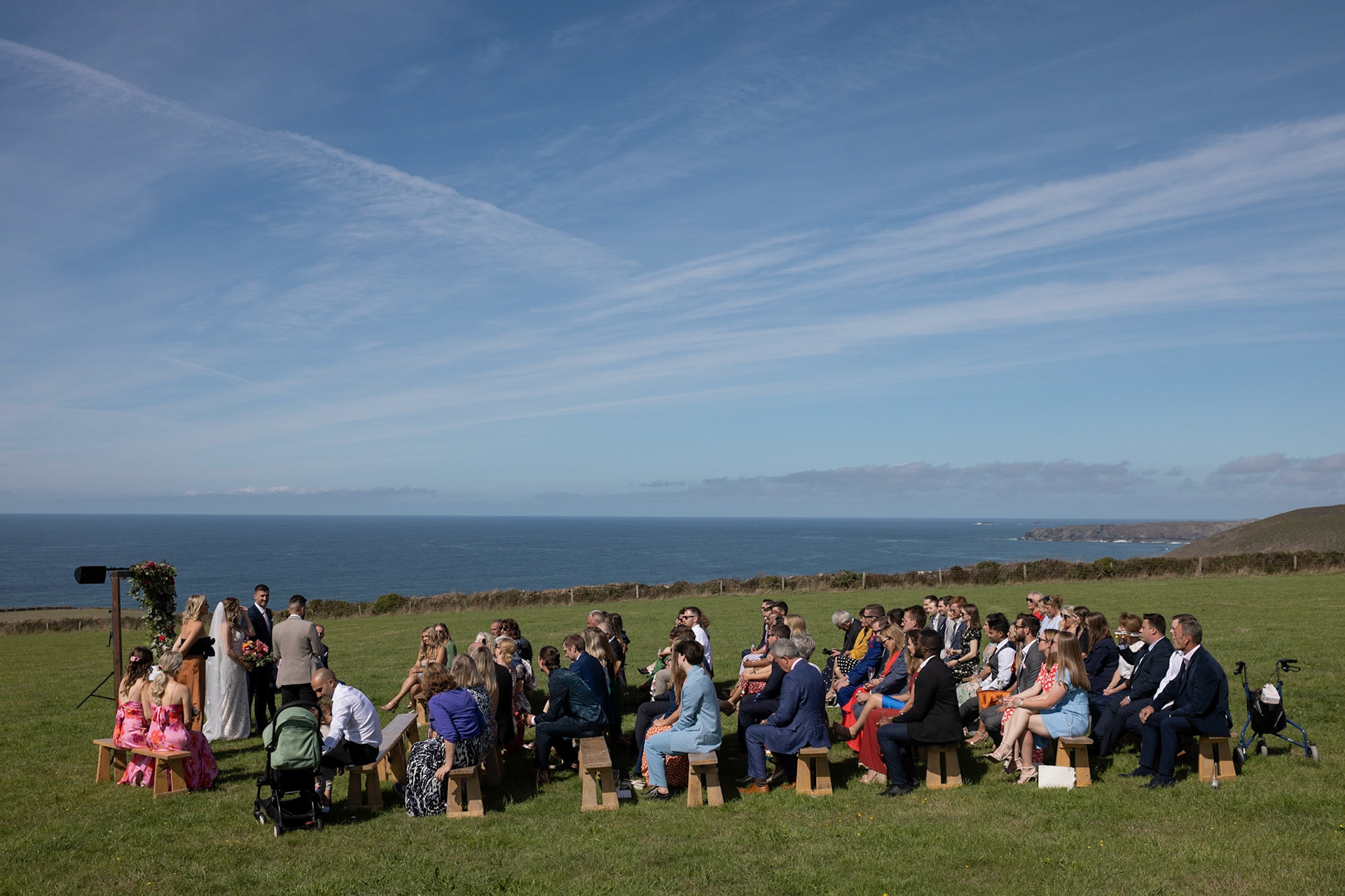 ©2022 Tom Nicholson. 10/09/2022. Newquay, UK. The wedding of Betsy and Jamie Maskell at Mawgan Bay View and Bre Pen Farm in Mawgan Porth, Cornwall. Photo credit : Tom Nicholson