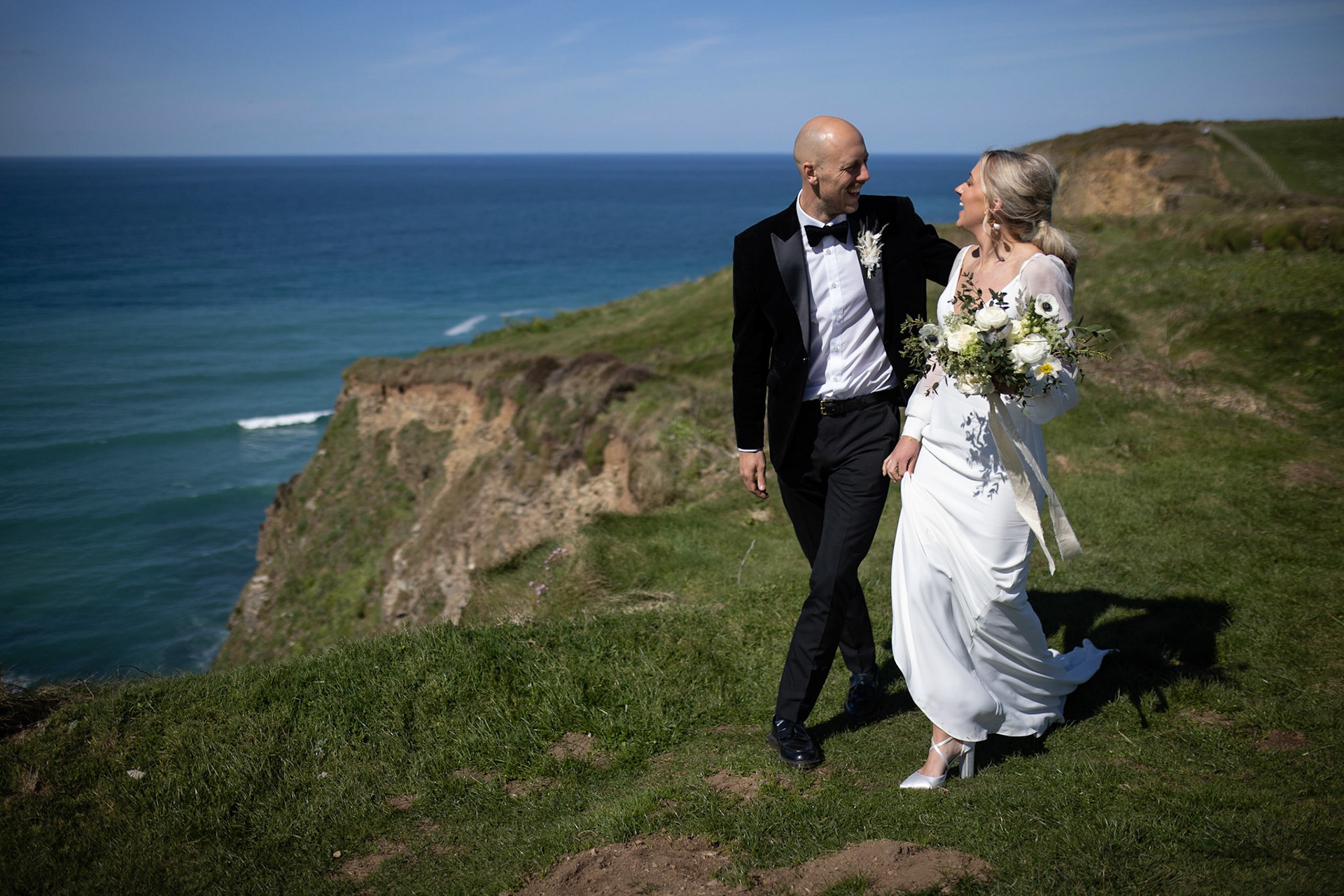 ©2022 Tom Nicholson. 09/04/2022. Redruth, UK. The Wedding of Emily and George Haynes at Portreath Beach, Gwenapp Parish Church, Bassett's Cove and Higher Laity Farm. Photo credit : Tom Nicholson