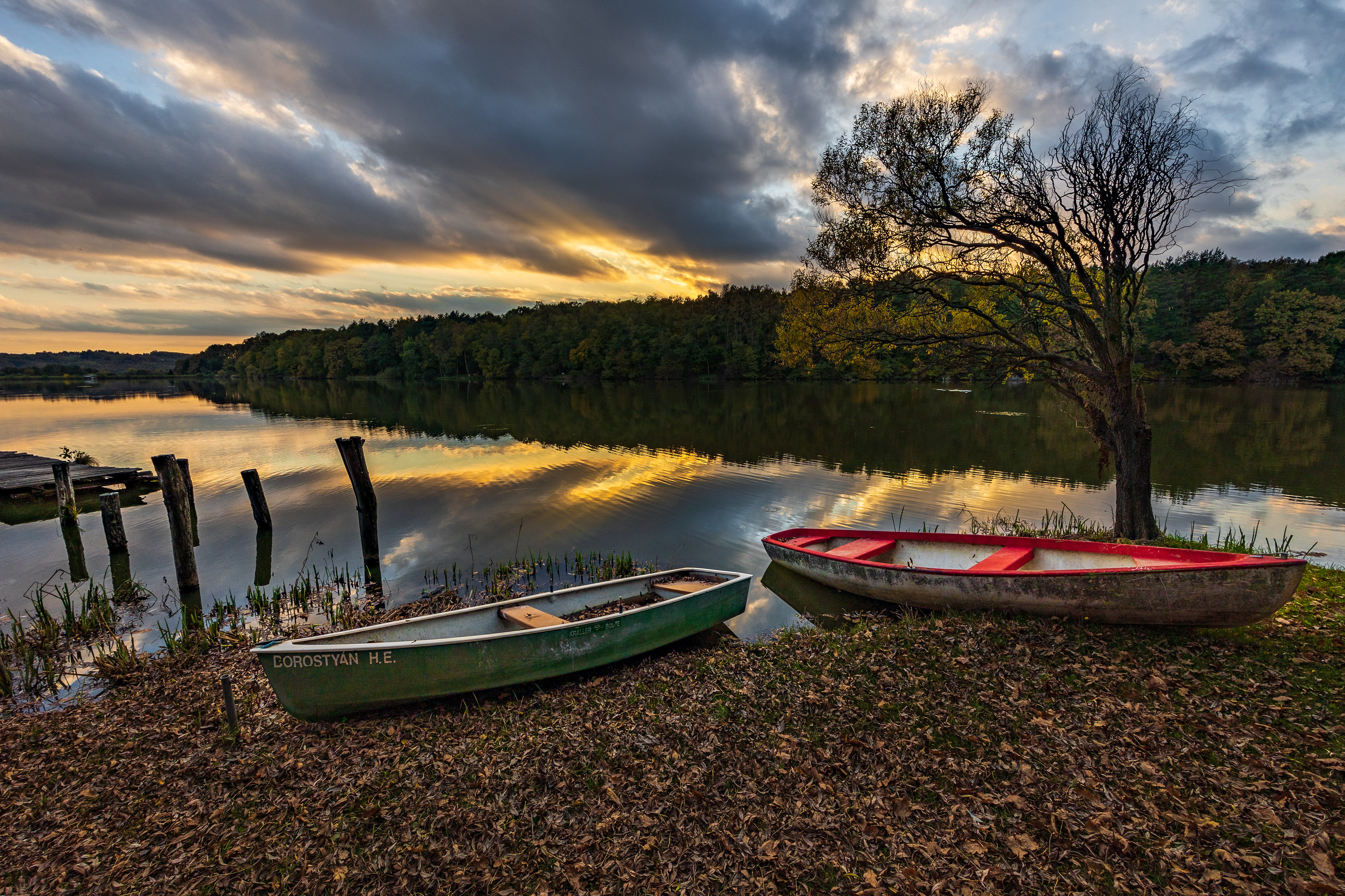 Csónakok (Borostyán-tó)