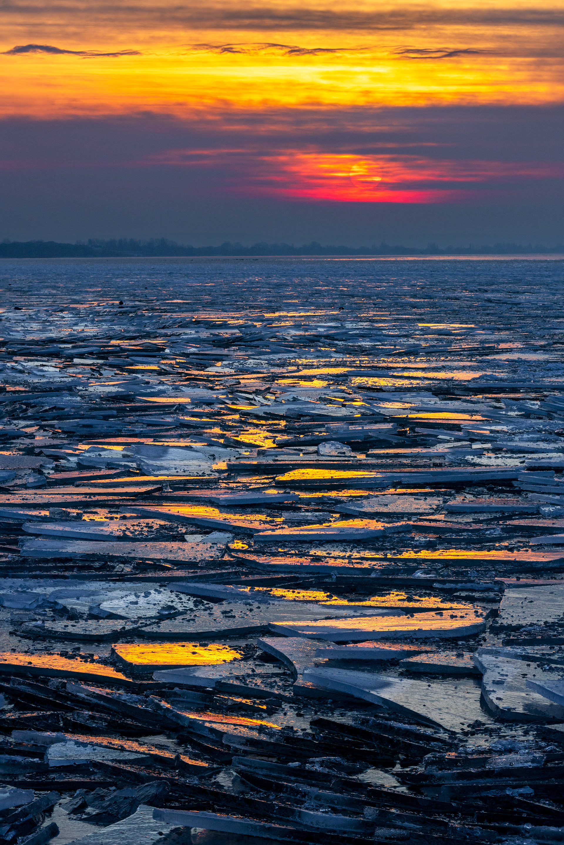 Naplemente a jégen 2. (Balaton)