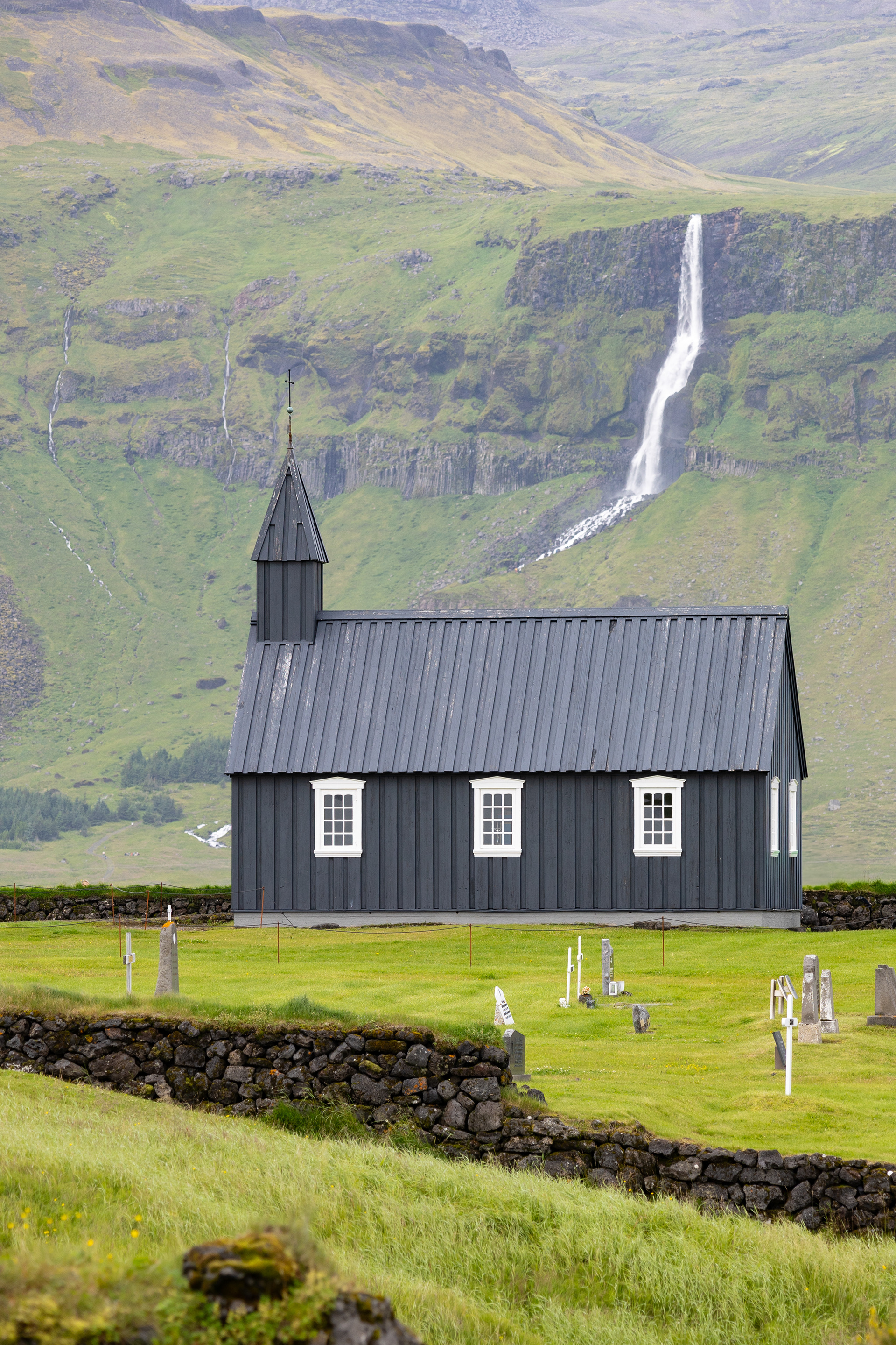 Búðakirkja és Bjarnarfoss vízesés 