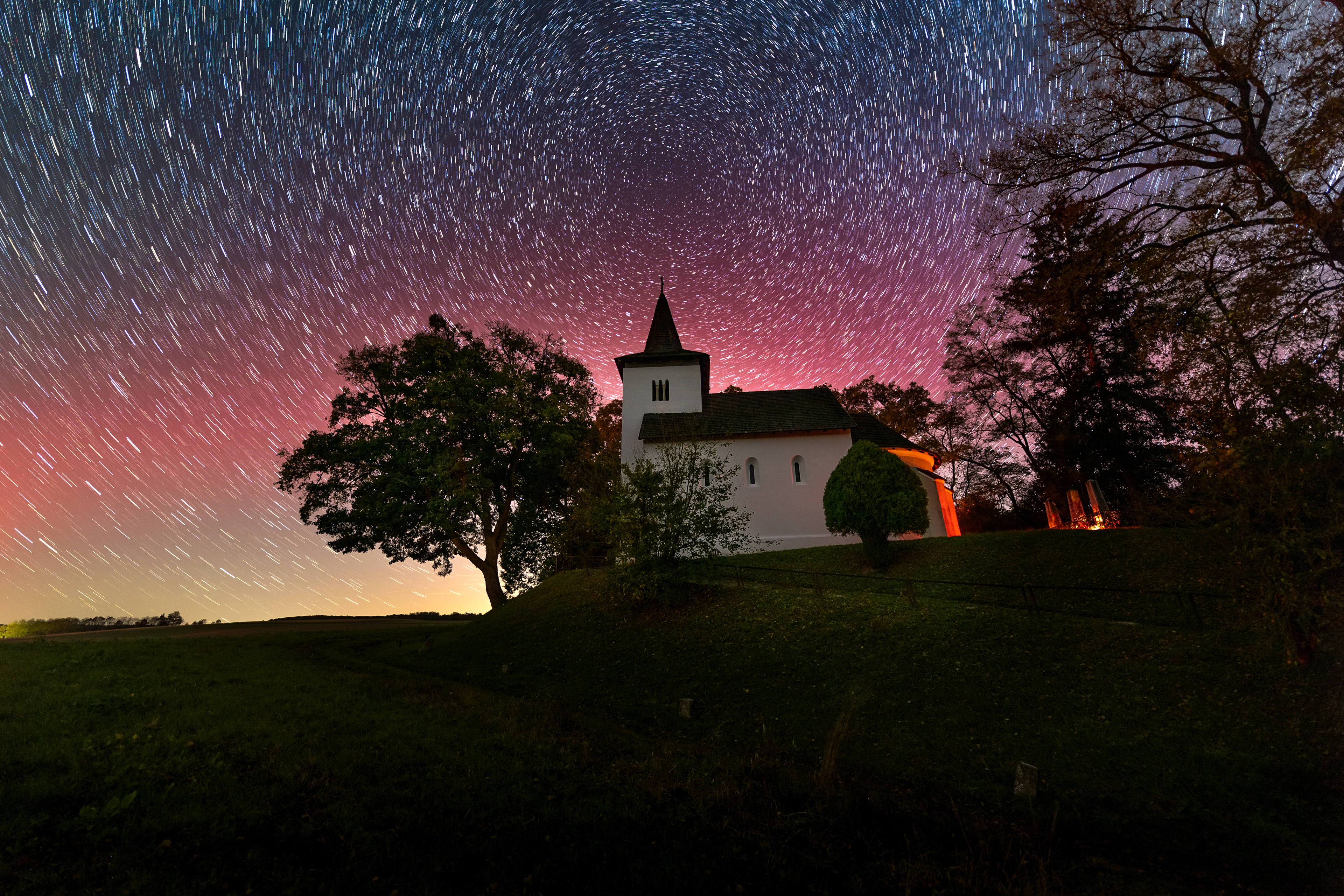 Csillagforgó sarki fénnyel - Bödei Szent Mihály templom