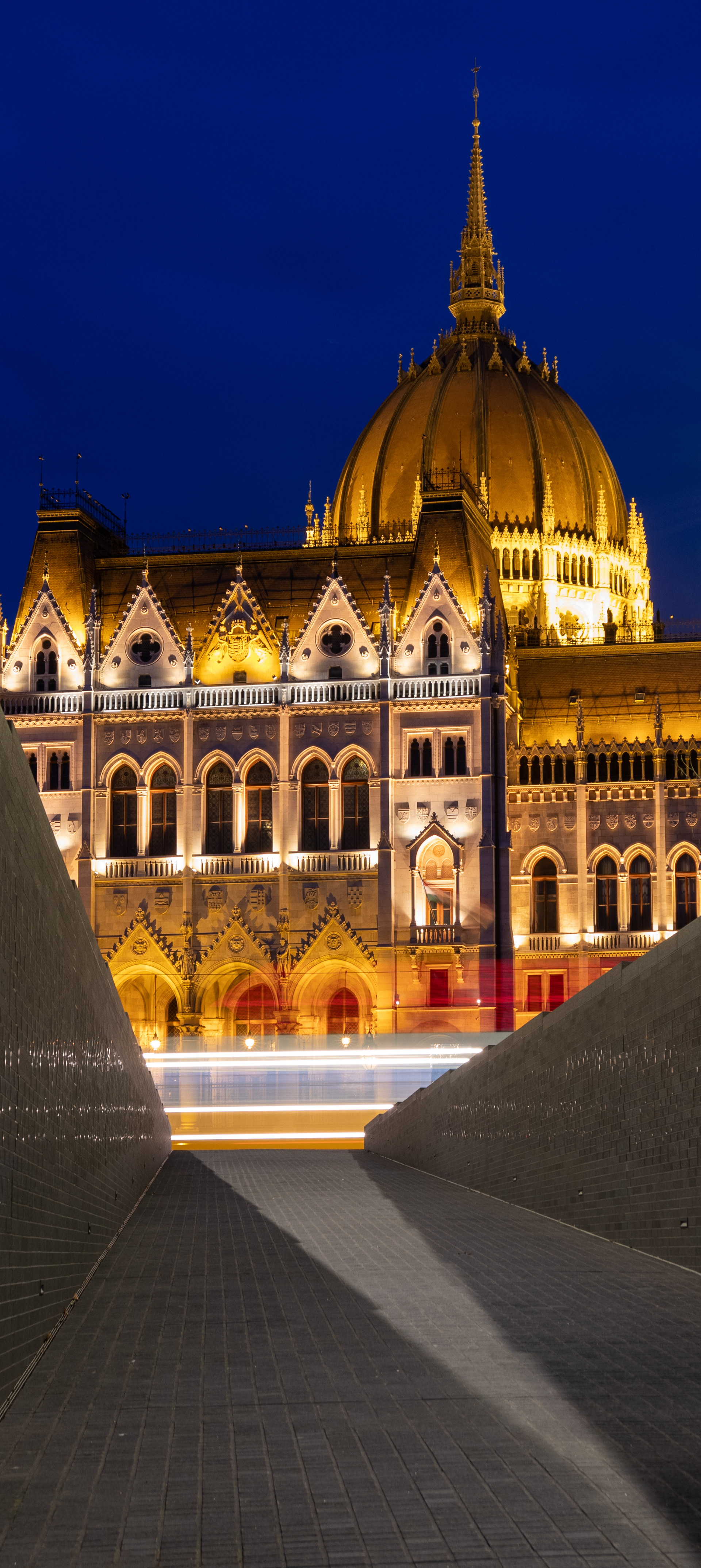 Az Országház és az Összetartozás Emlékhelye