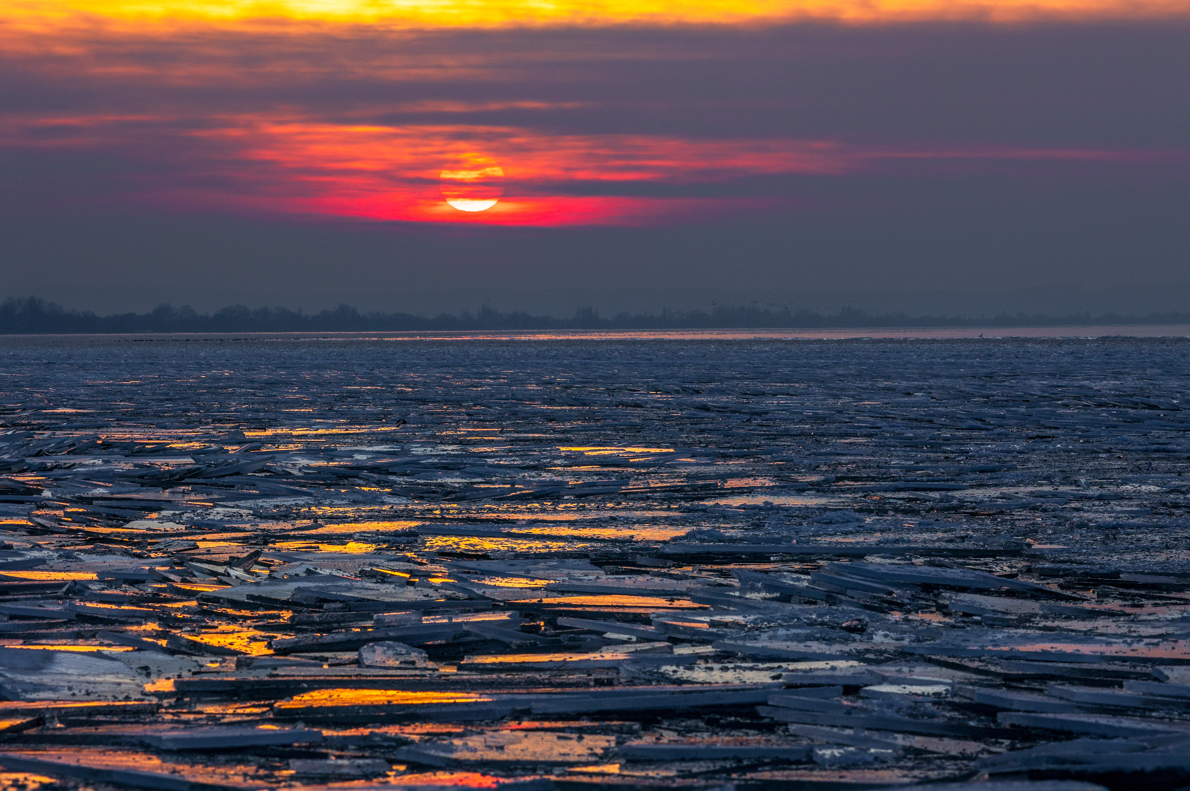 Naplemente a jégen 1. (Balaton)